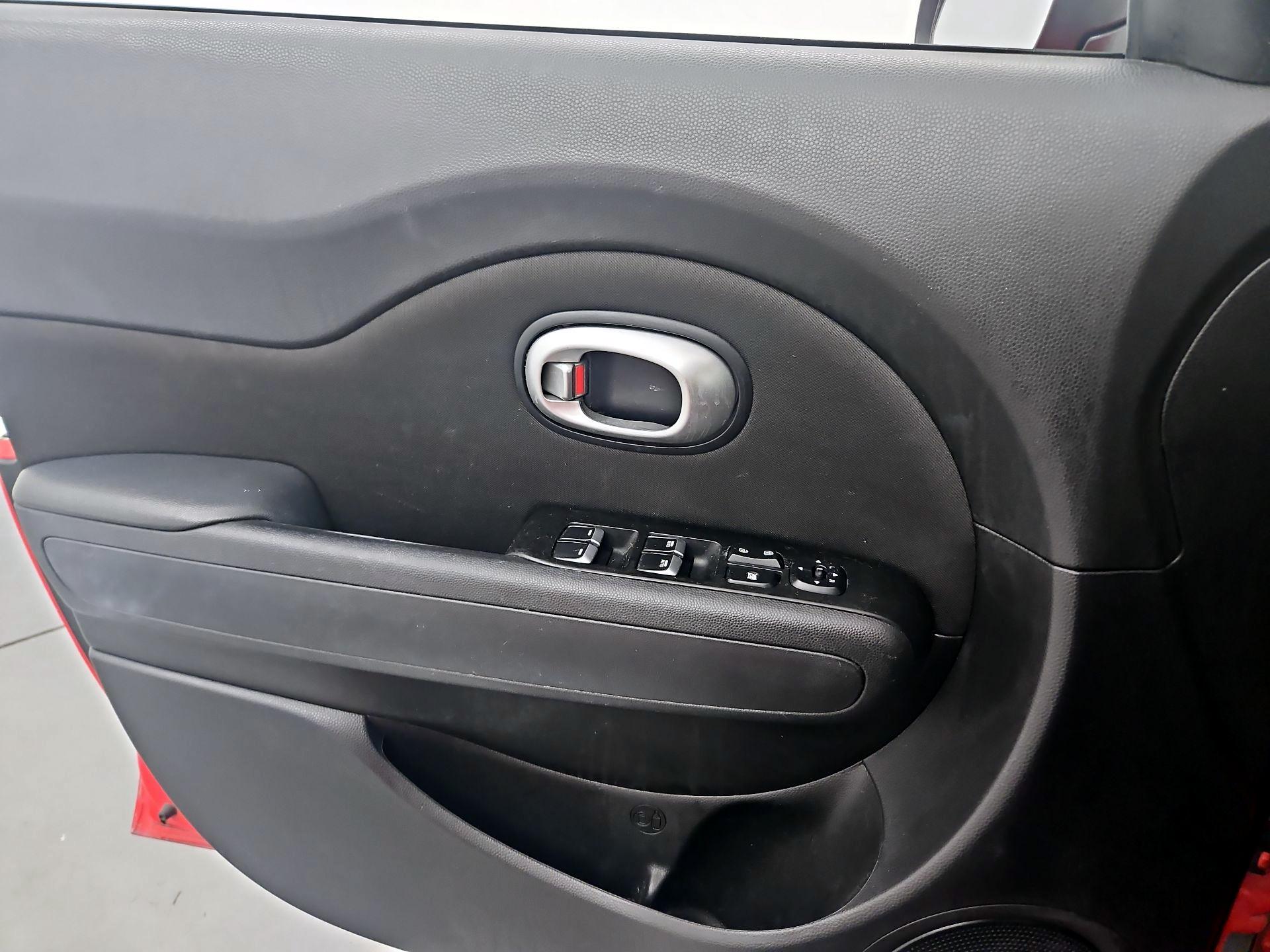 Thumbnail: 2017 Kia Soul - 12