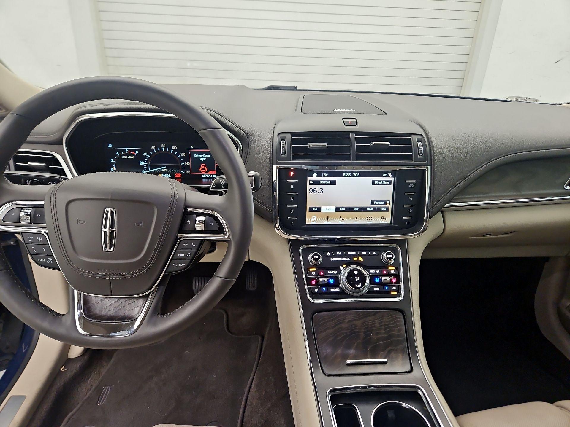 Thumbnail: 2018 Lincoln Continental - 9