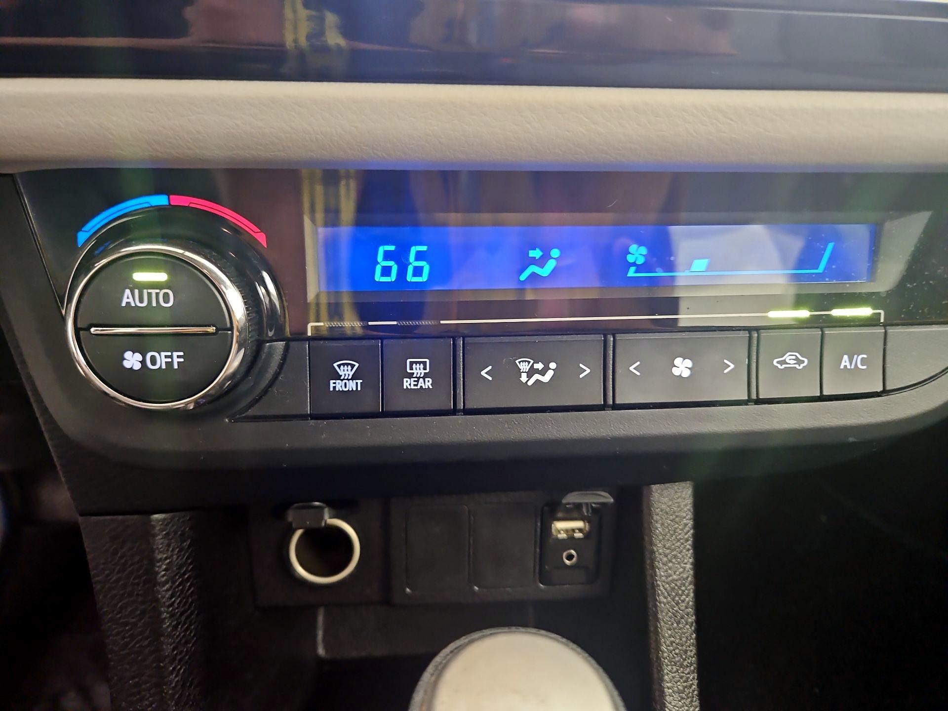Thumbnail: 2016 Toyota Corolla - 16
