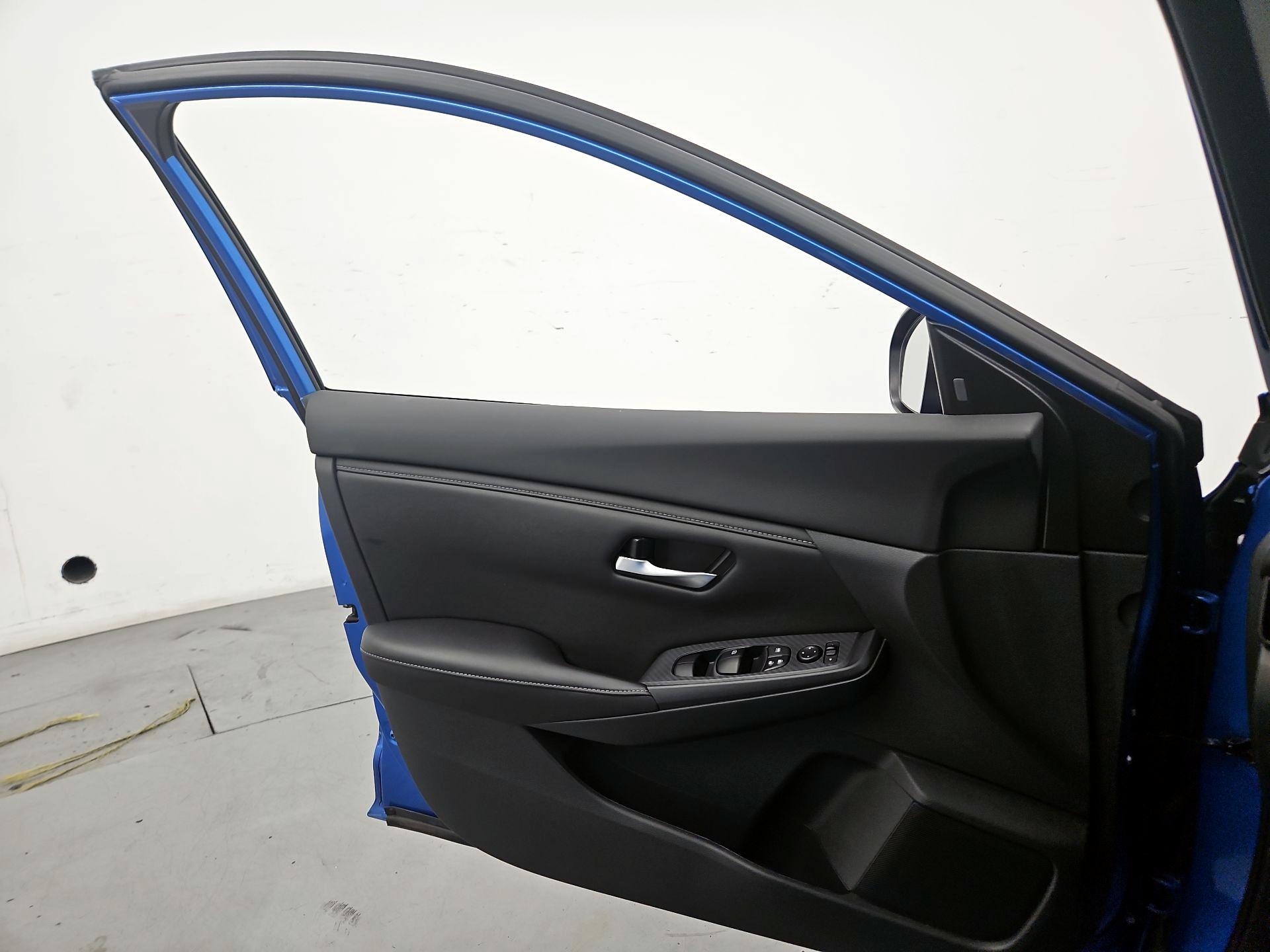 Thumbnail: 2023 Nissan Sentra - 12