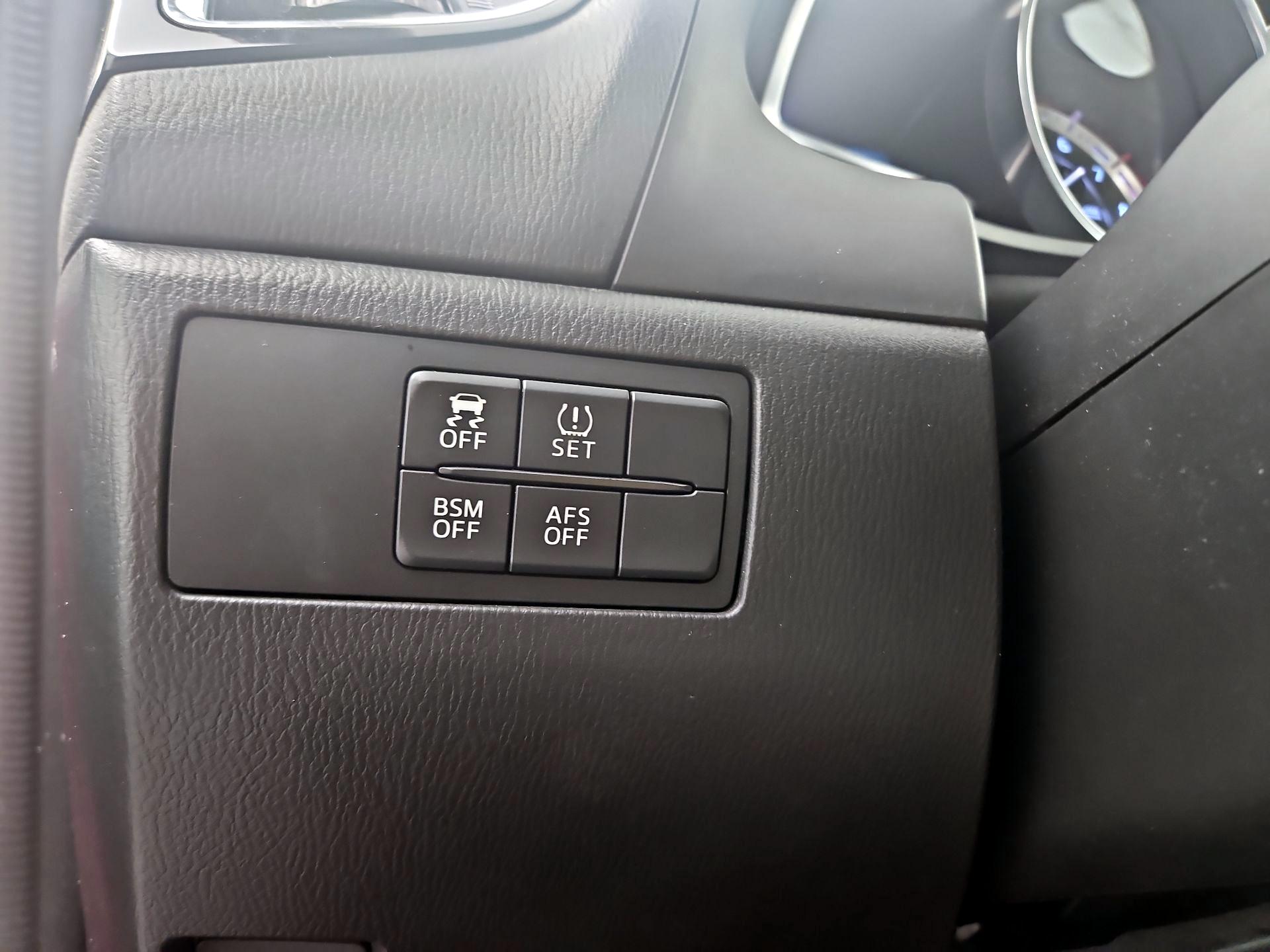 Thumbnail: 2016 Mazda Mazda3 - 13