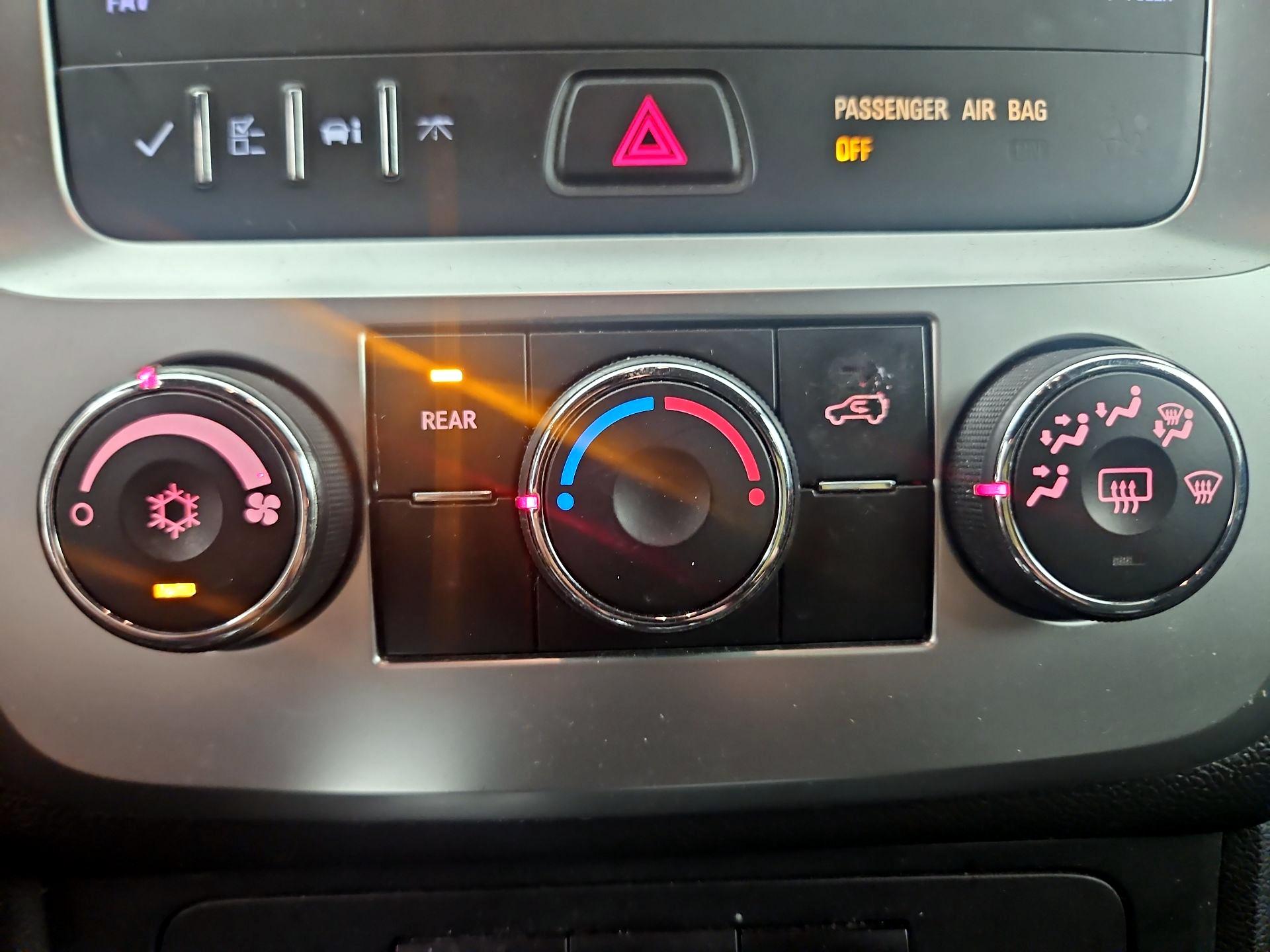 Thumbnail: 2014 GMC Acadia - 16
