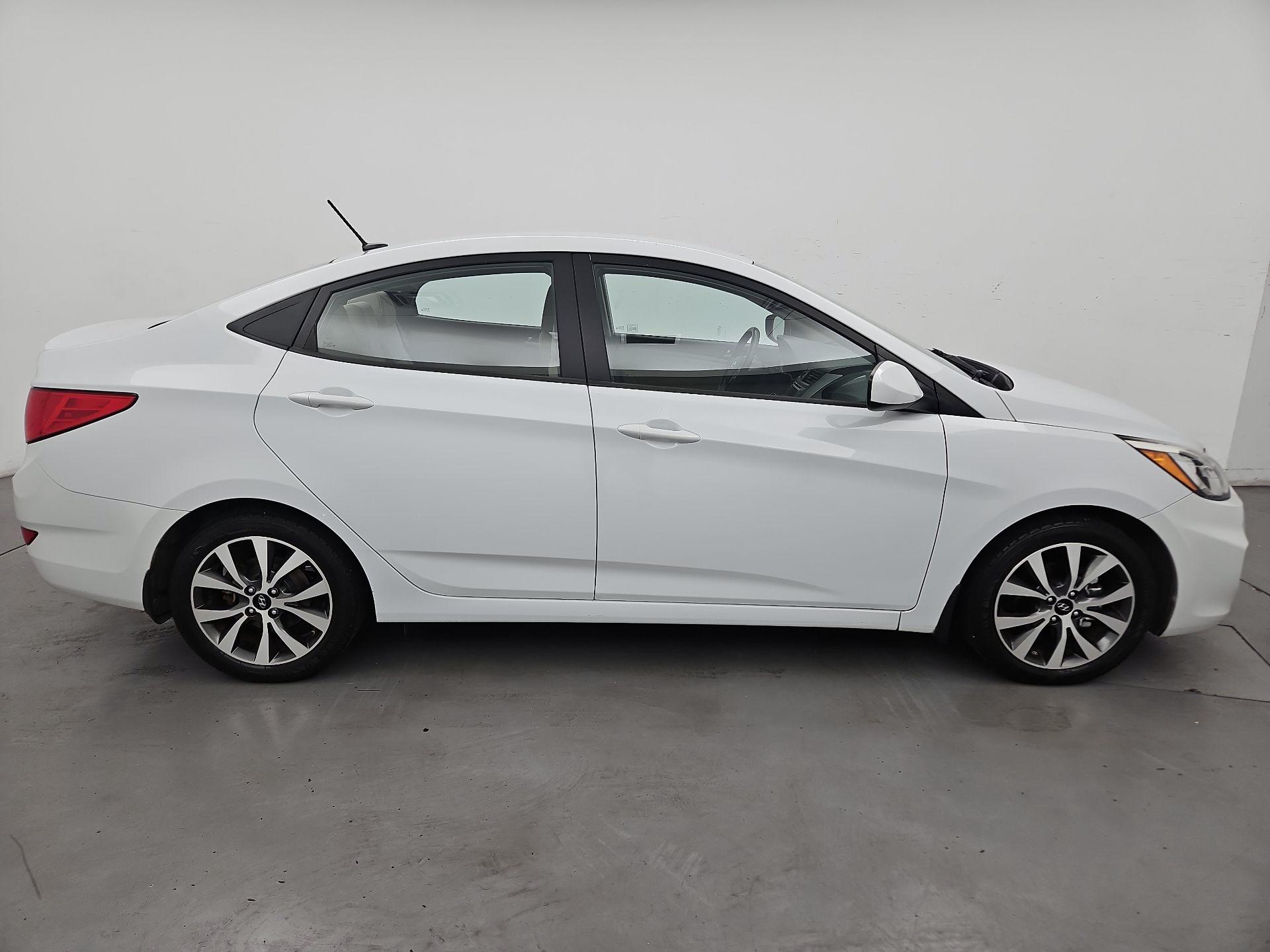 Thumbnail: 2017 Hyundai Accent - 4