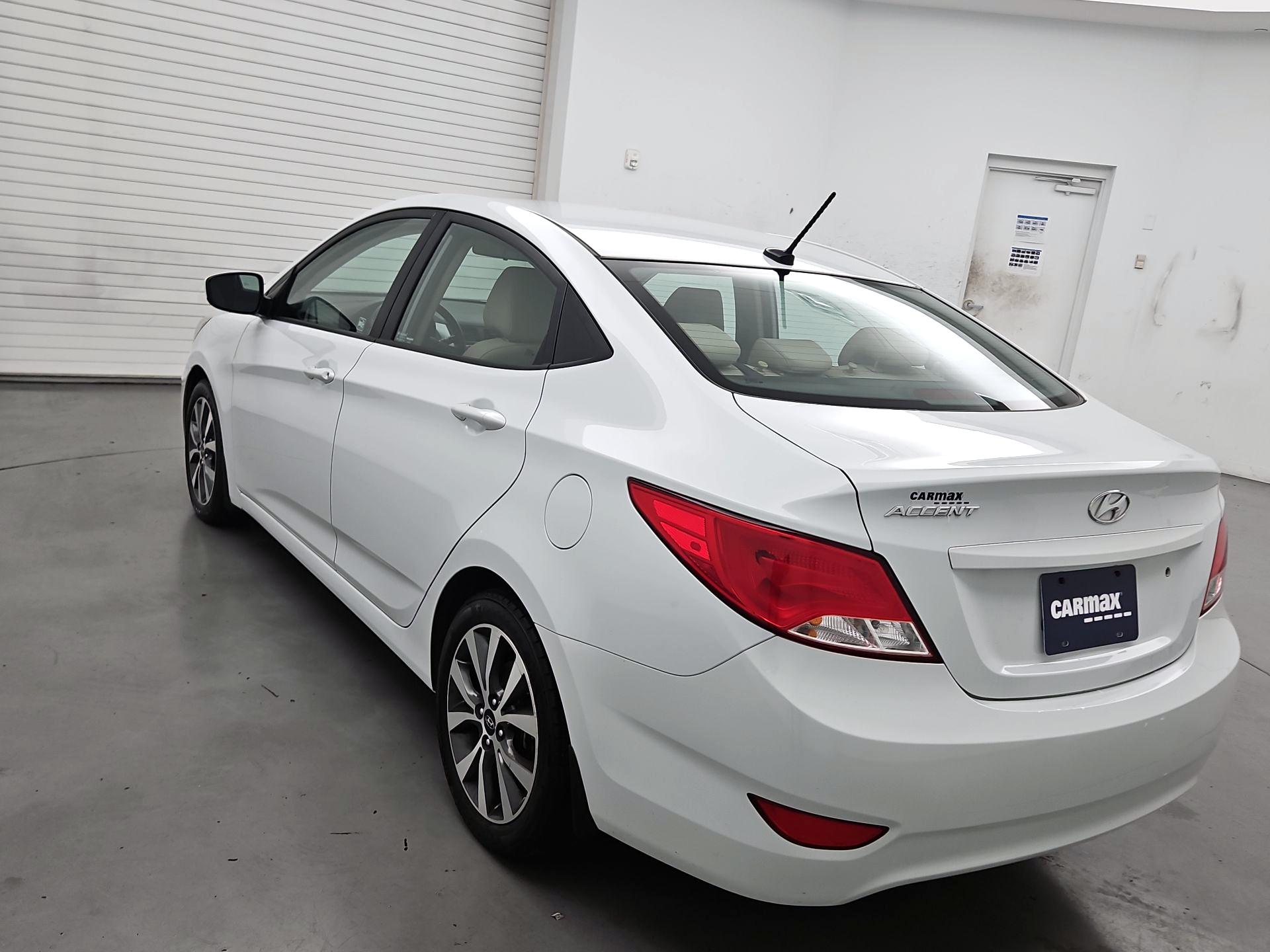 Thumbnail: 2017 Hyundai Accent - 7