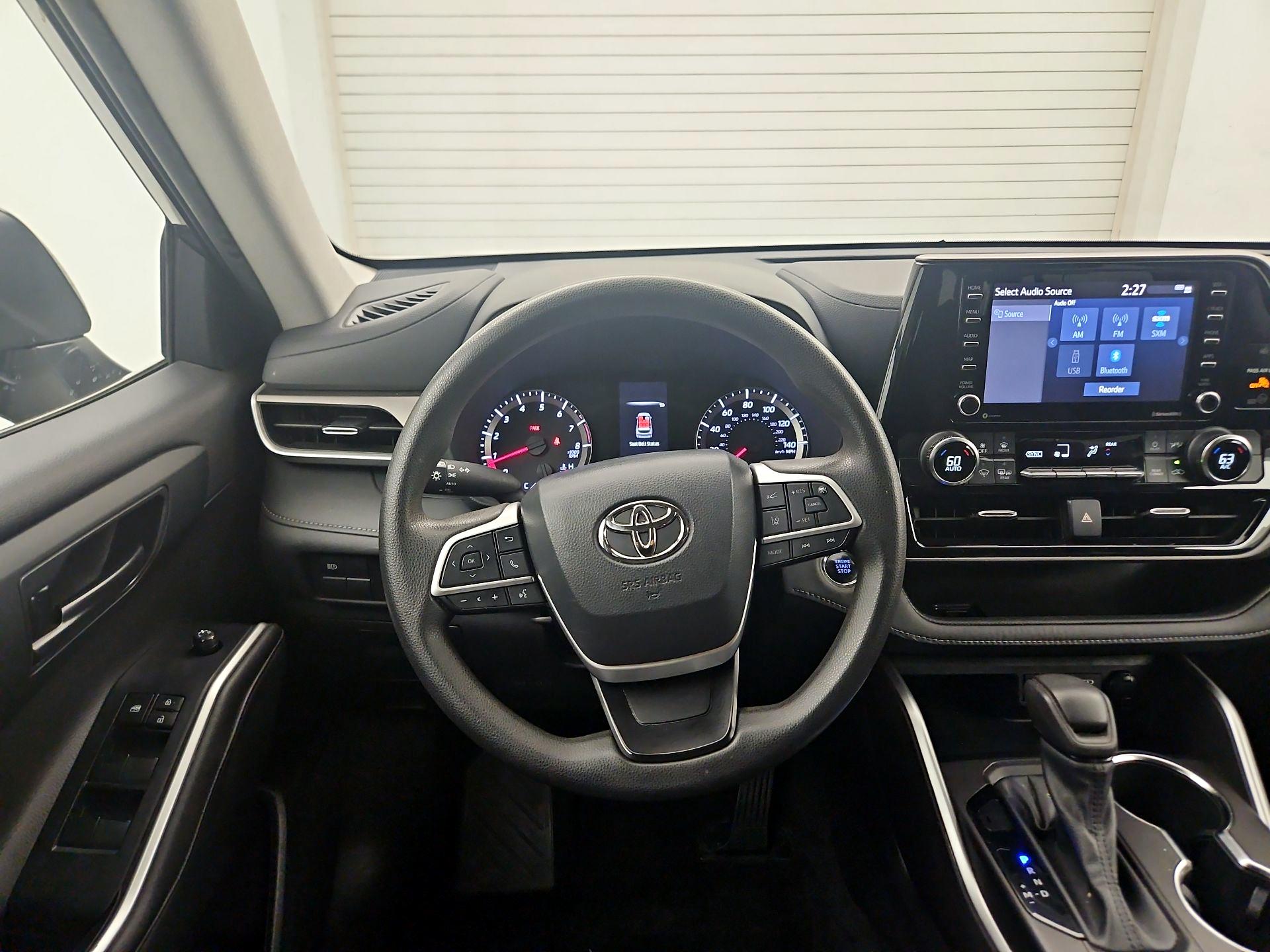 Thumbnail: 2022 Toyota Highlander - 10
