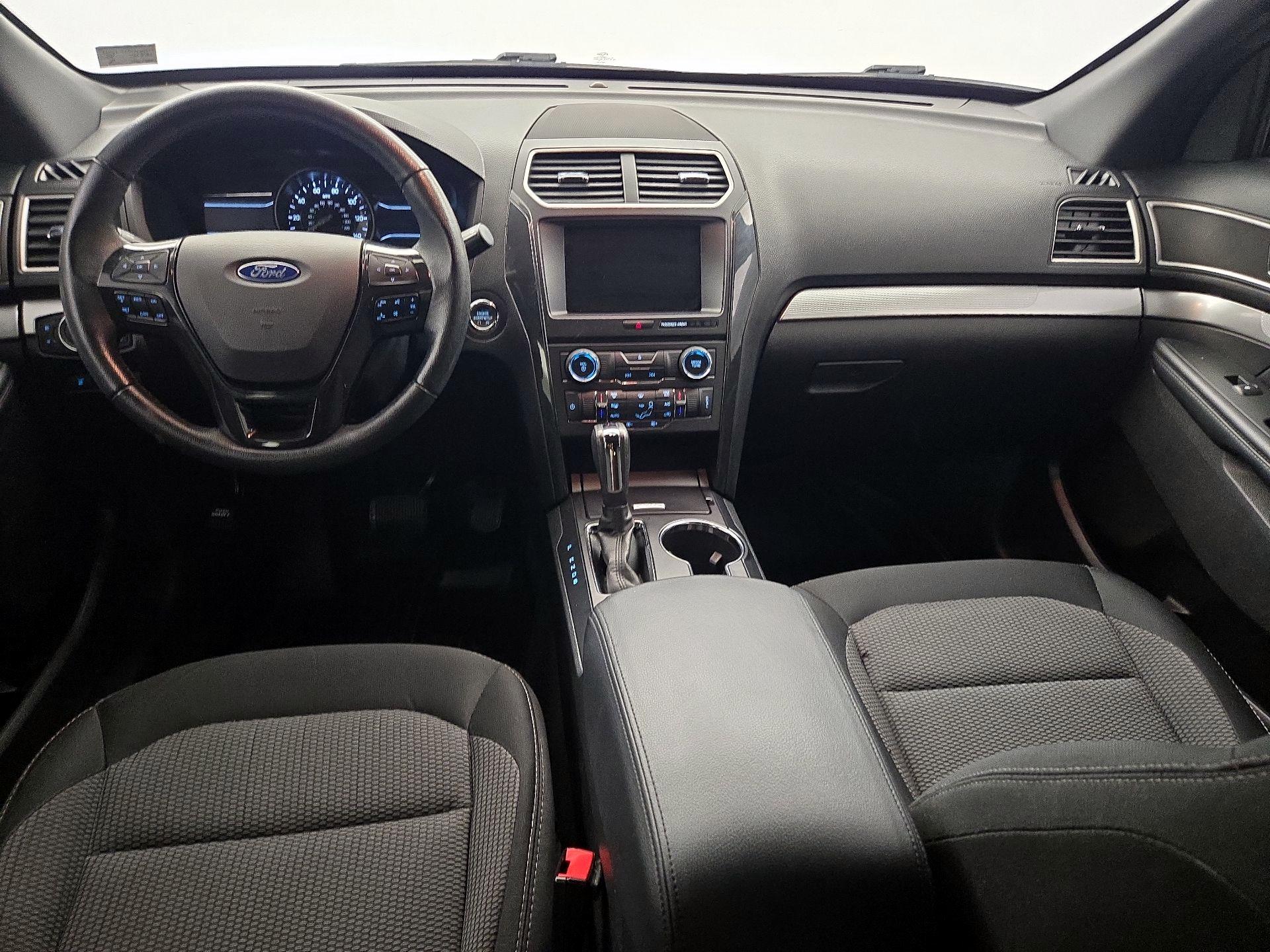 Thumbnail: 2017 Ford Explorer - 9