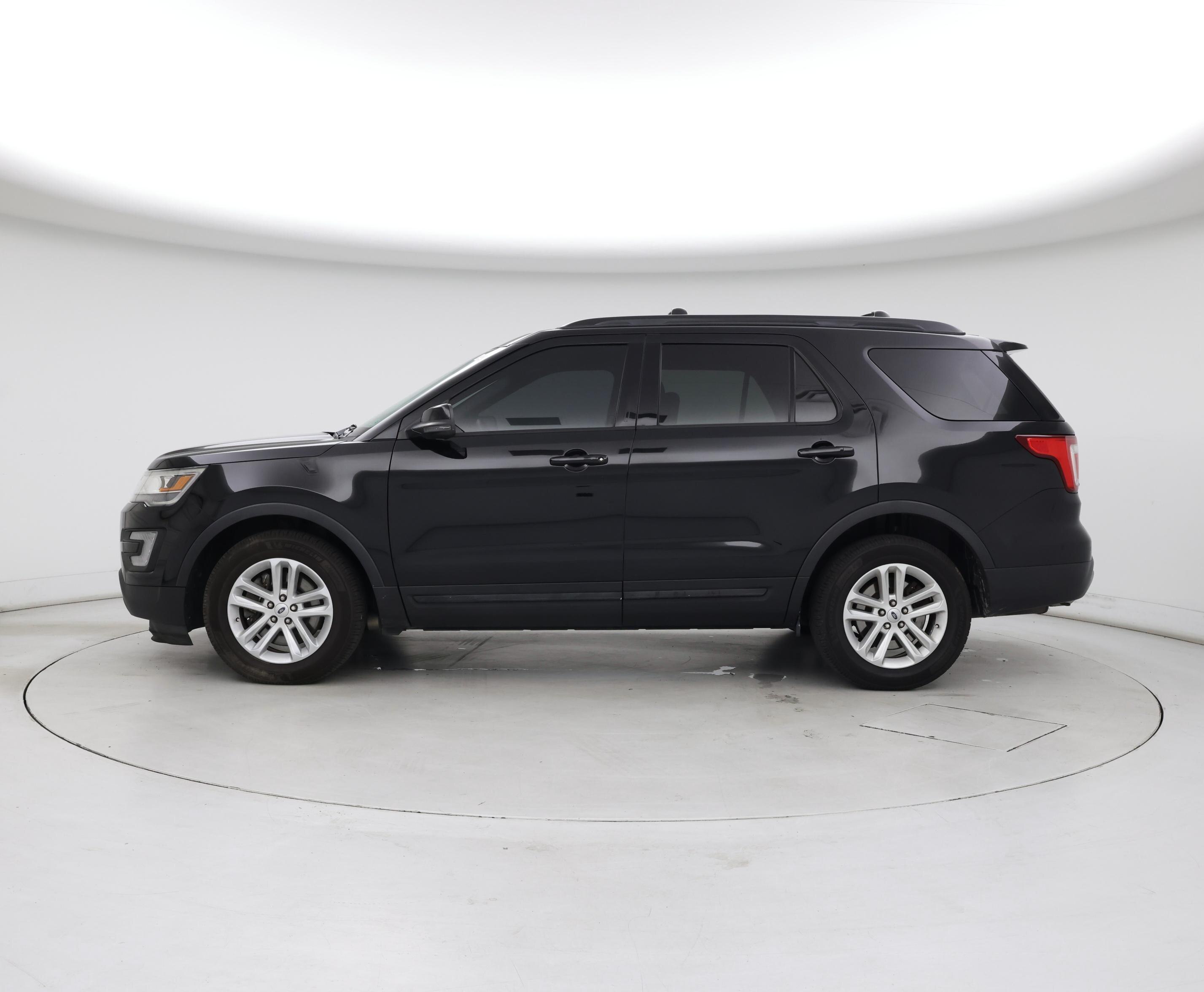 Thumbnail: 2017 Ford Explorer - 3