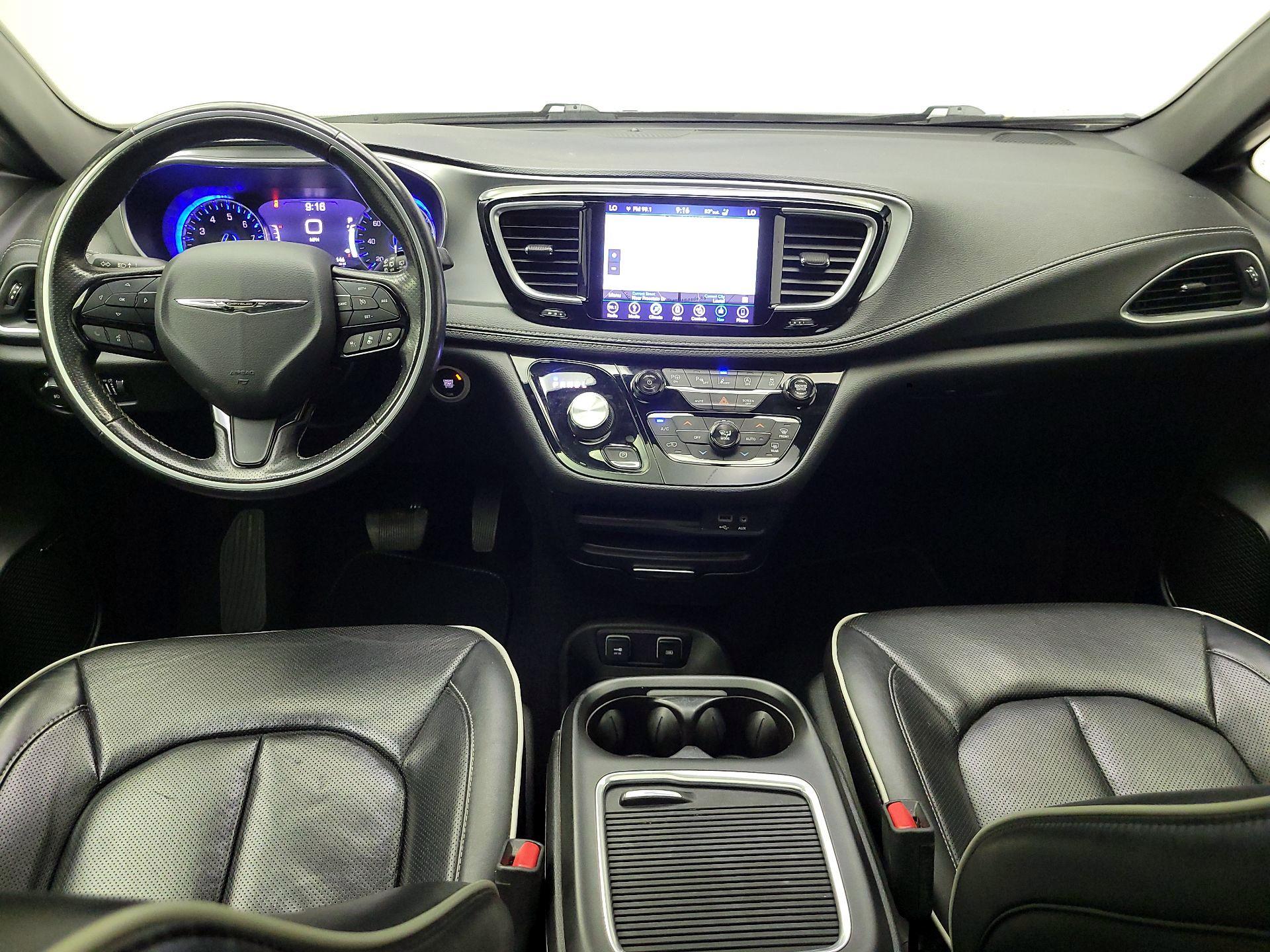 Thumbnail: 2019 Chrysler Pacifica - 9