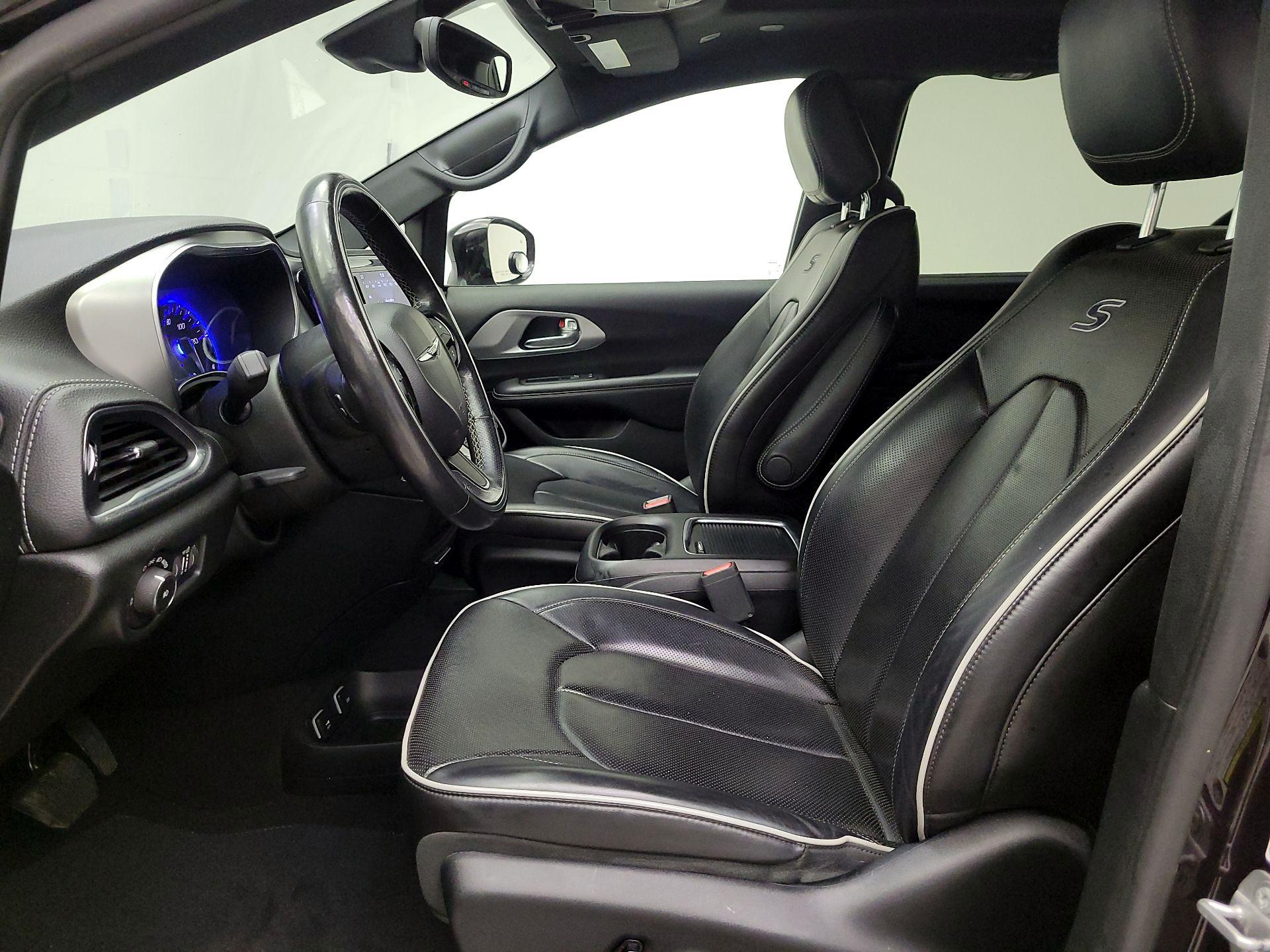 Thumbnail: 2019 Chrysler Pacifica - 11