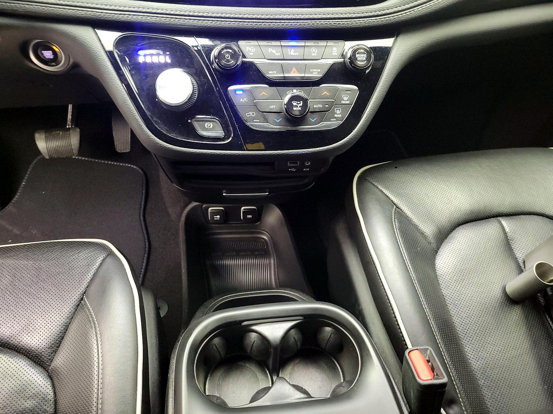 Thumbnail: 2019 Chrysler Pacifica - 18