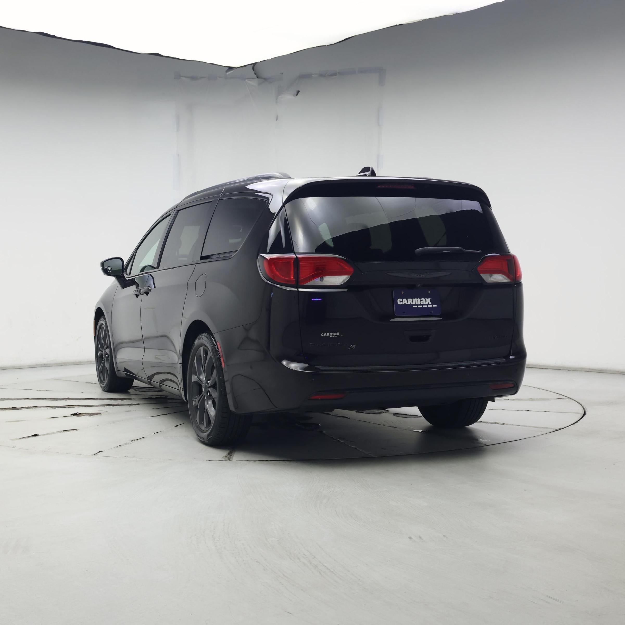 Thumbnail: 2019 Chrysler Pacifica - 2