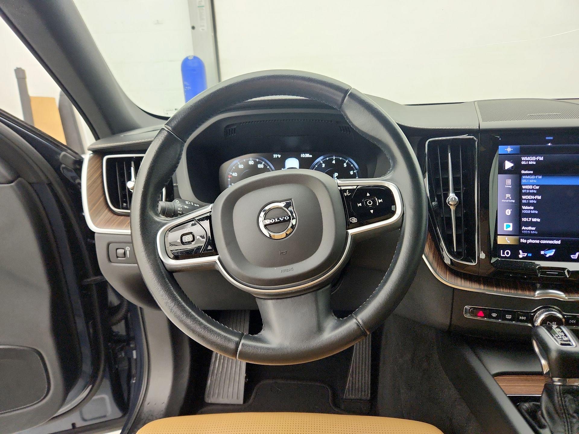 Thumbnail: 2021 Volvo XC60 - 10