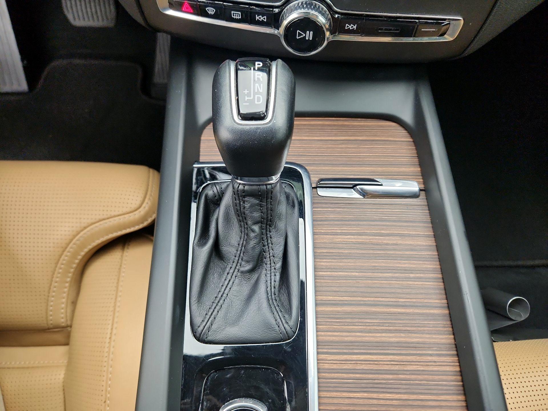 Thumbnail: 2021 Volvo XC60 - 17