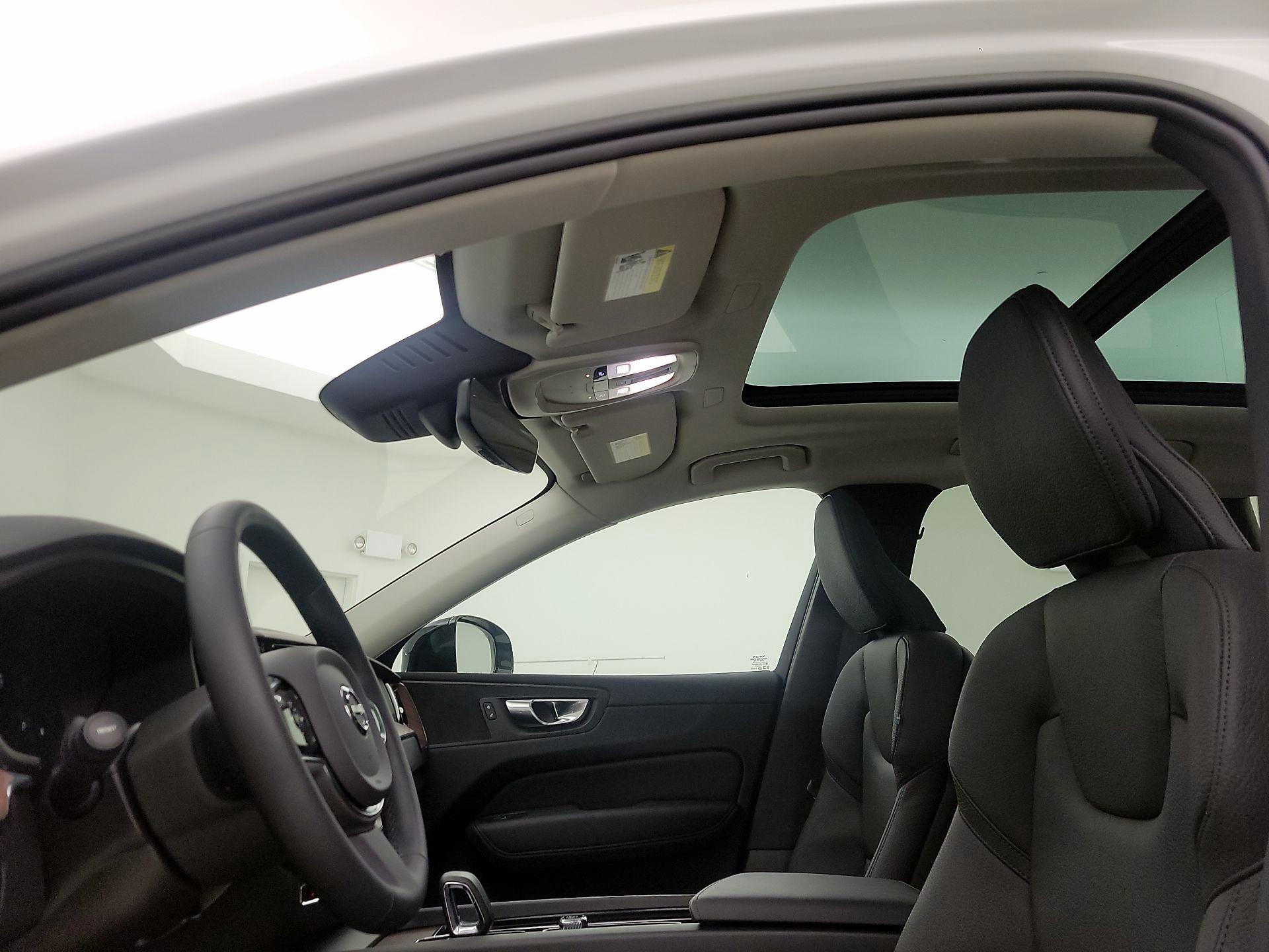 Thumbnail: 2023 Volvo XC60 - 19