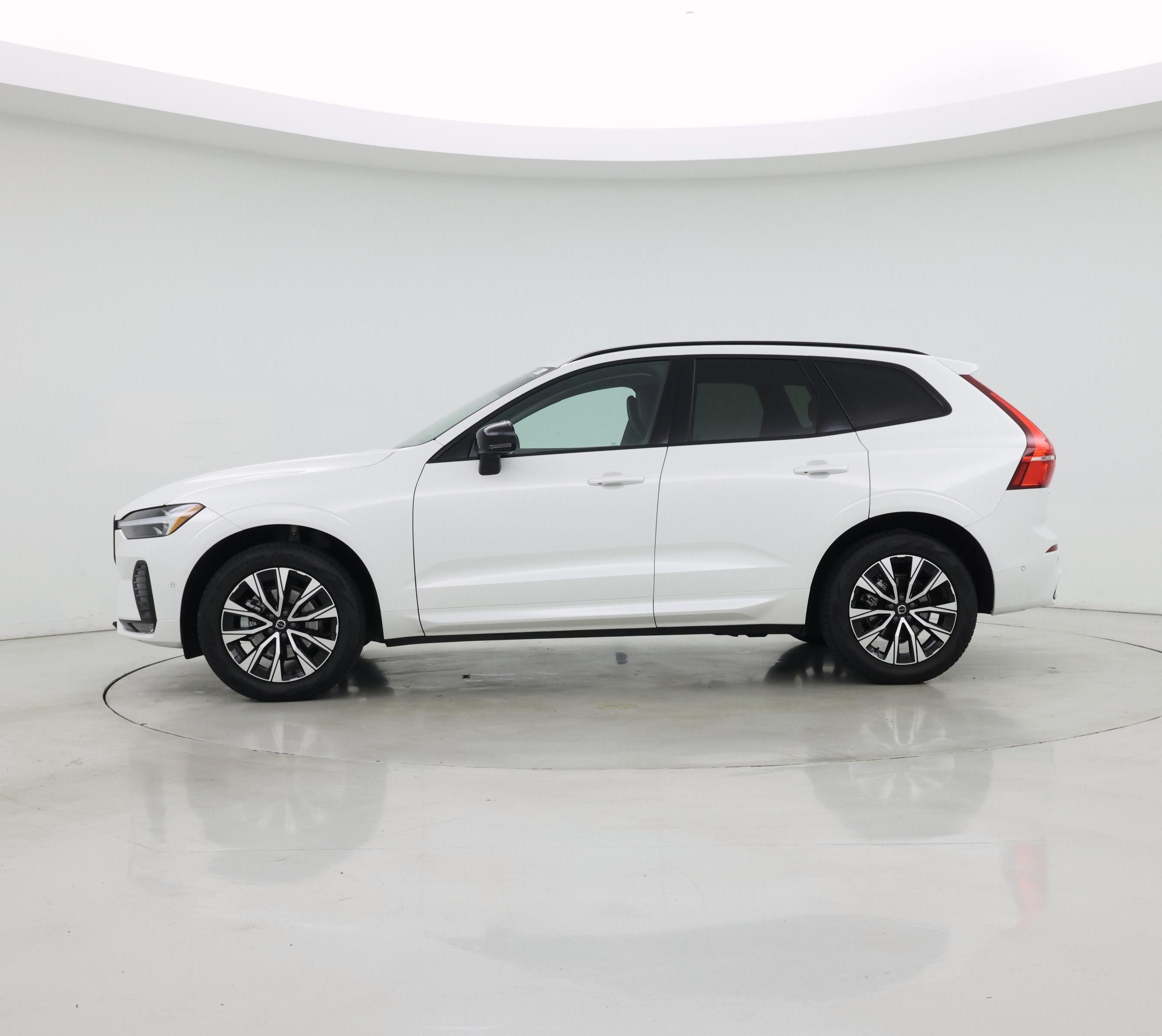Thumbnail: 2023 Volvo XC60 - 3