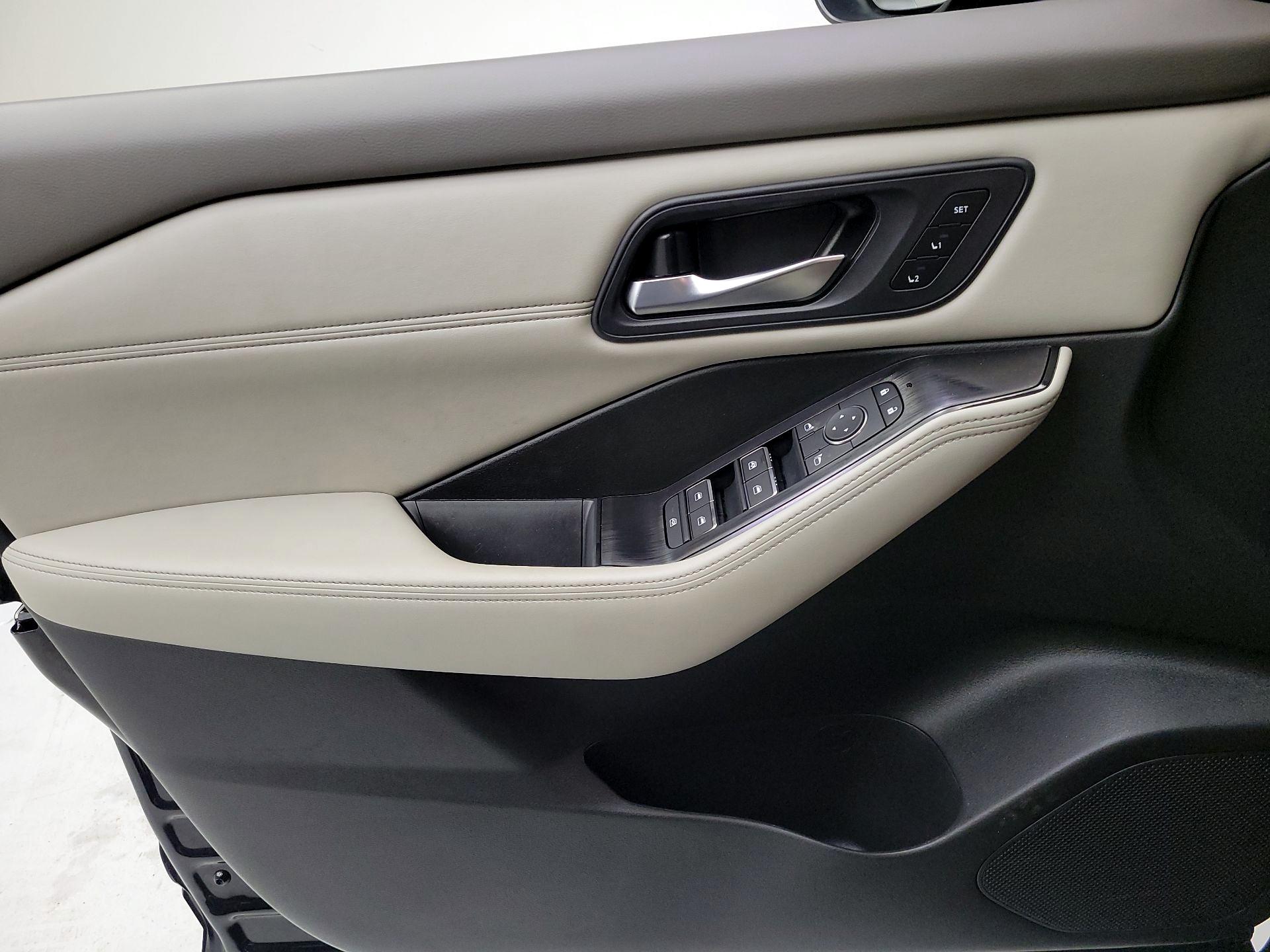 Thumbnail: 2023 Nissan Rogue - 10