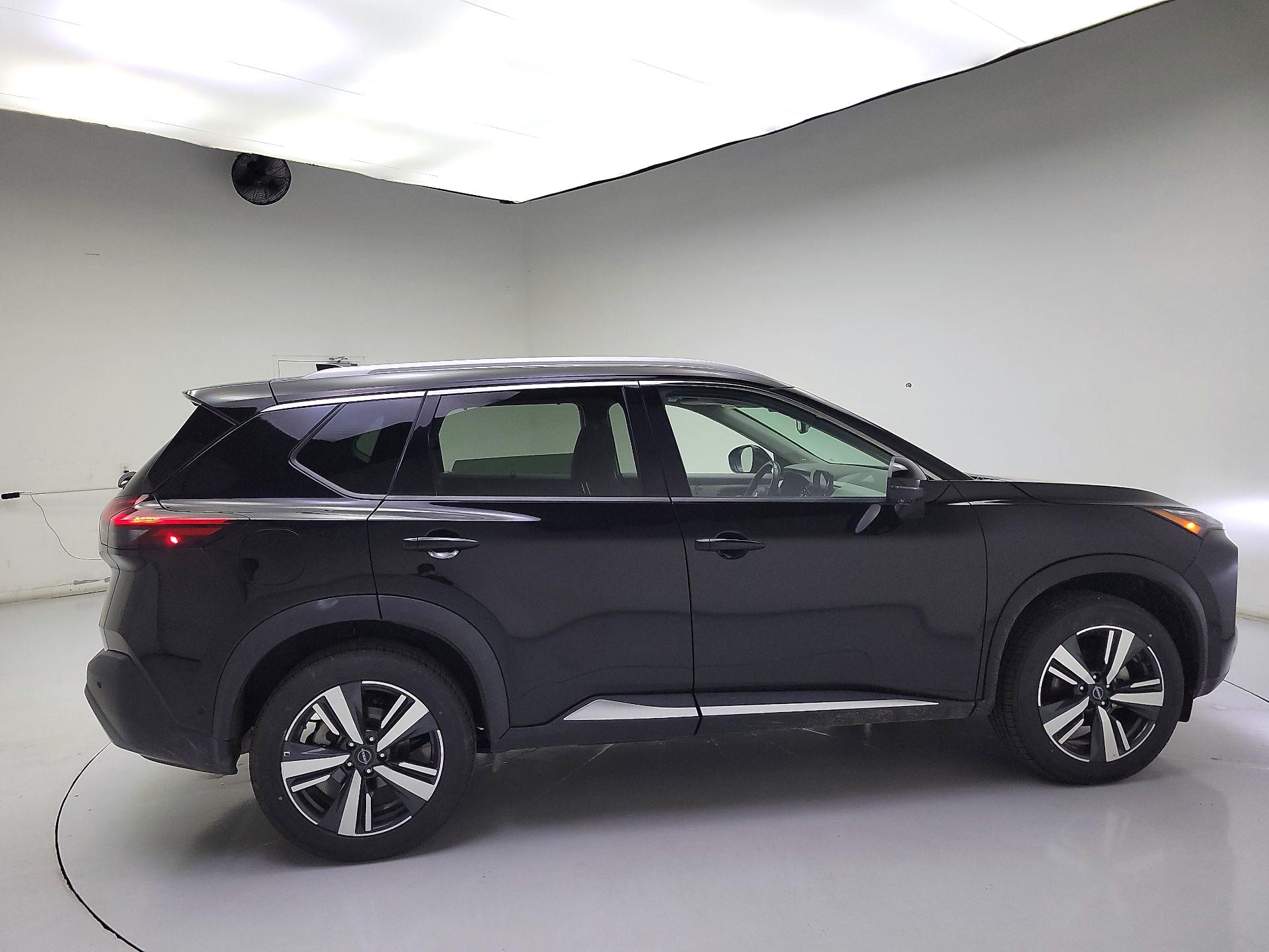 Thumbnail: 2023 Nissan Rogue - 4