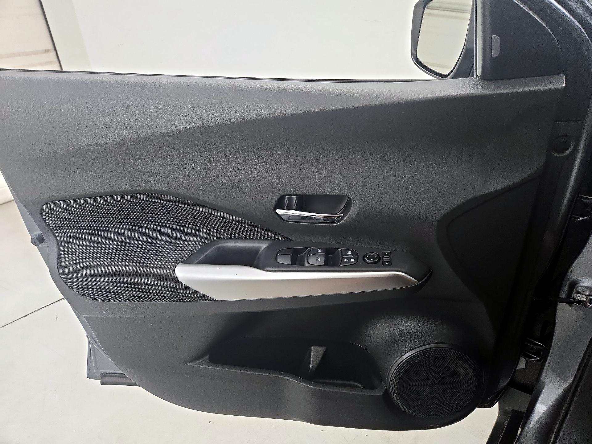 Thumbnail: 2019 Nissan Kicks - 12