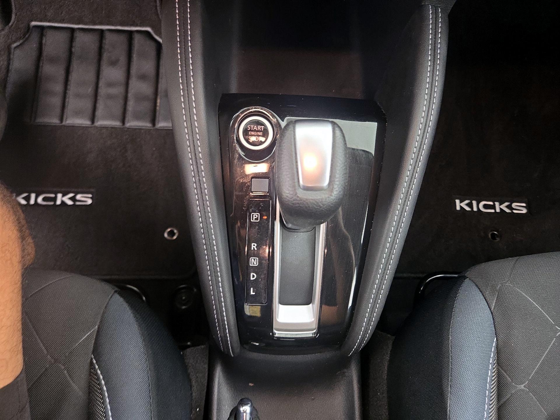 Thumbnail: 2019 Nissan Kicks - 17