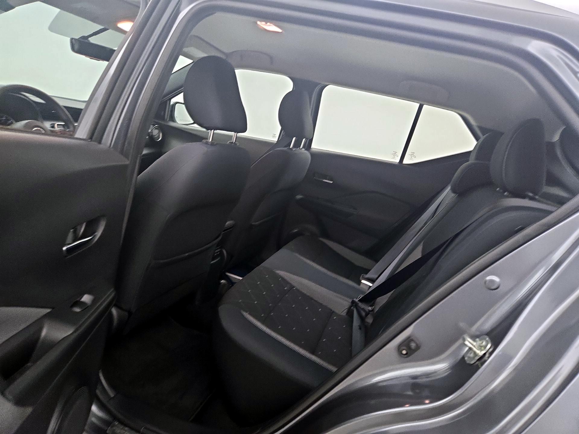 Thumbnail: 2019 Nissan Kicks - 19