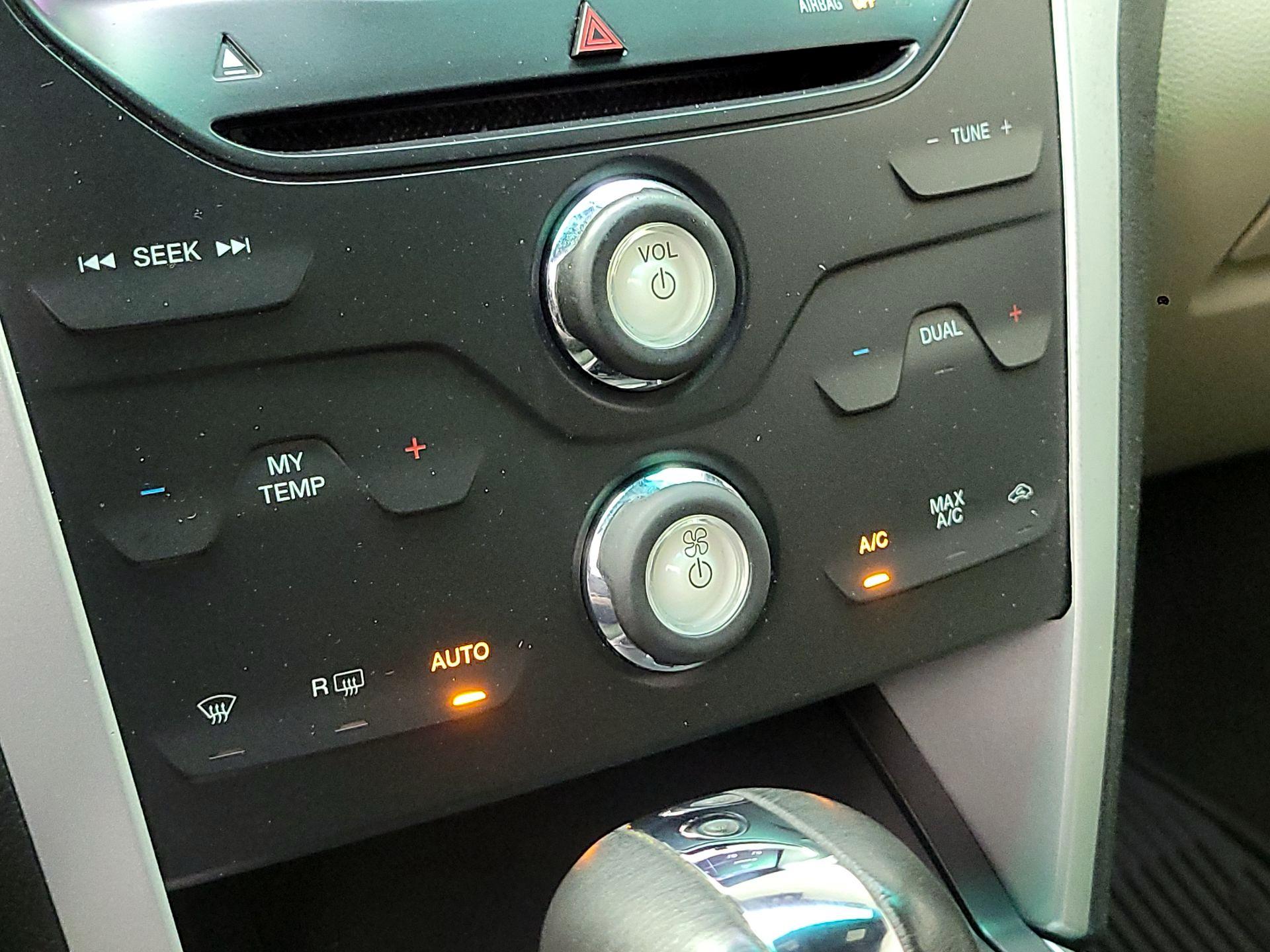 Thumbnail: 2014 Ford Explorer - 17