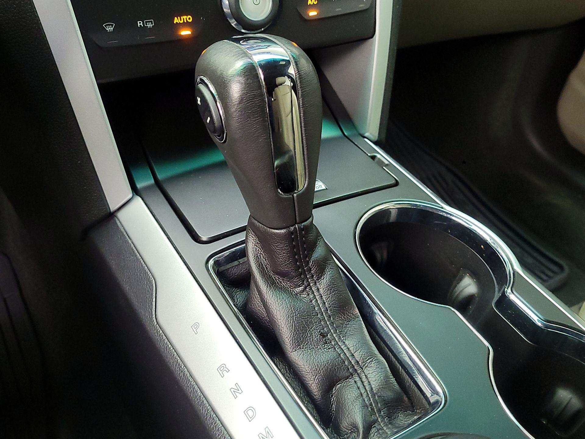 Thumbnail: 2014 Ford Explorer - 18
