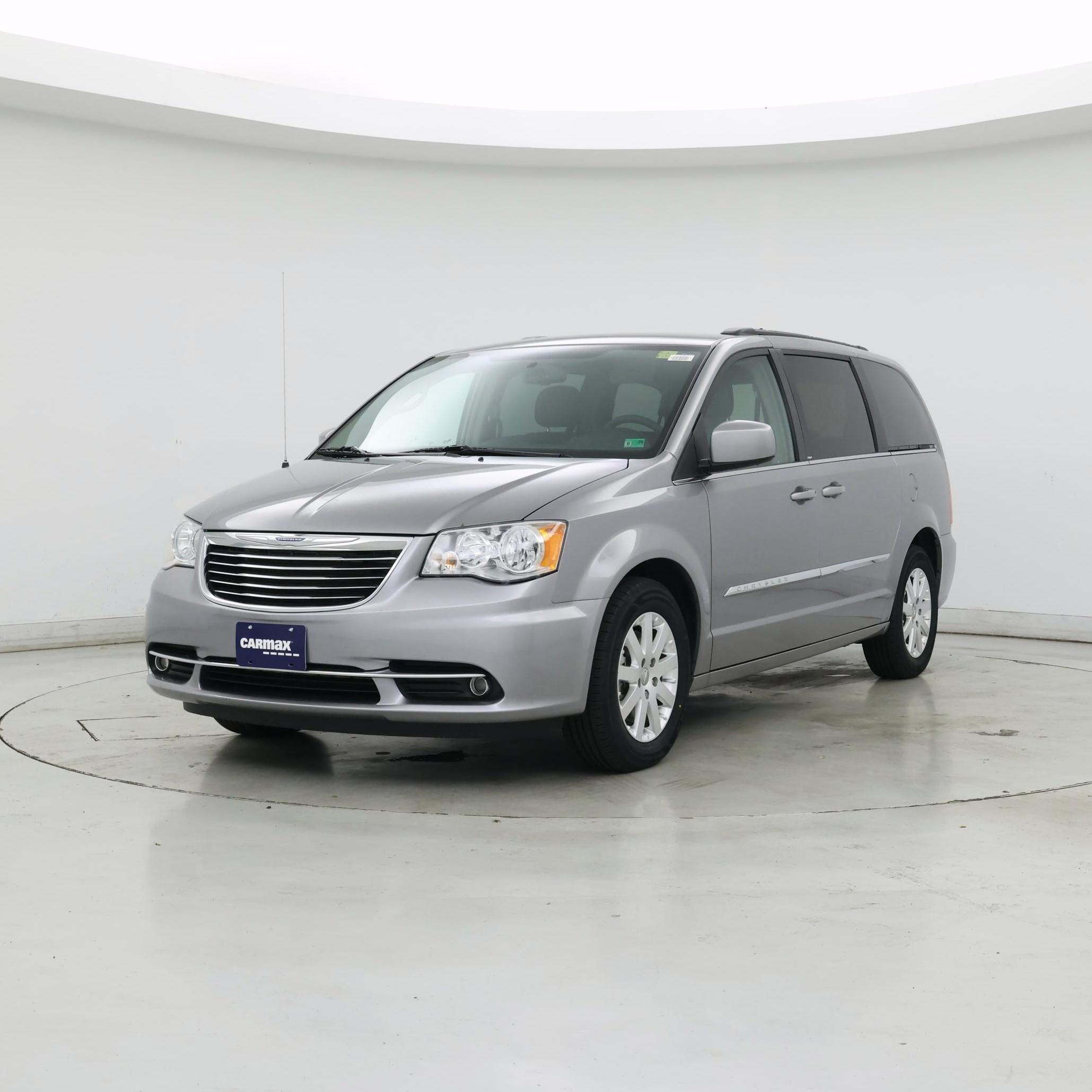 Thumbnail: 2014 Chrysler Town & Country - 4