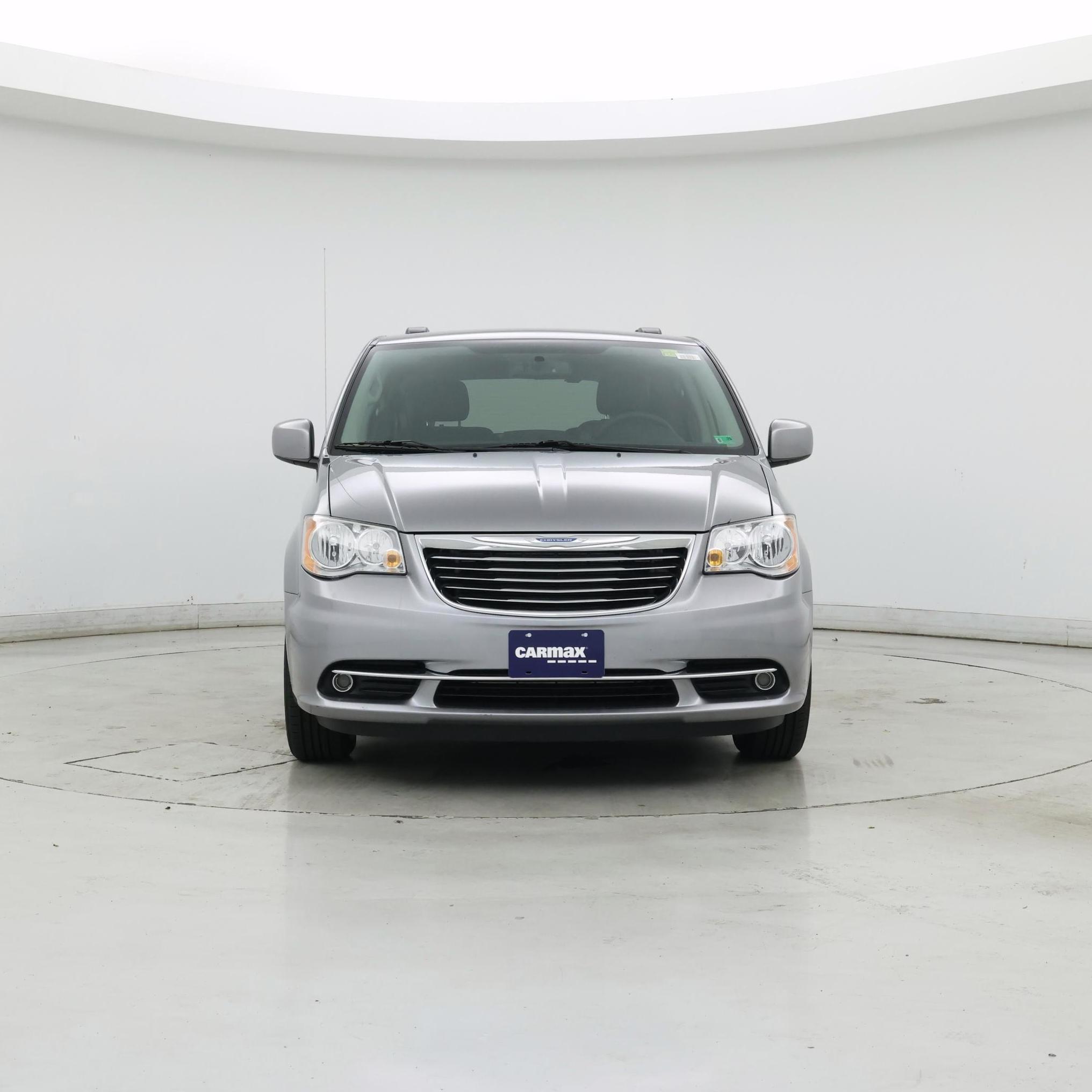 Thumbnail: 2014 Chrysler Town & Country - 5