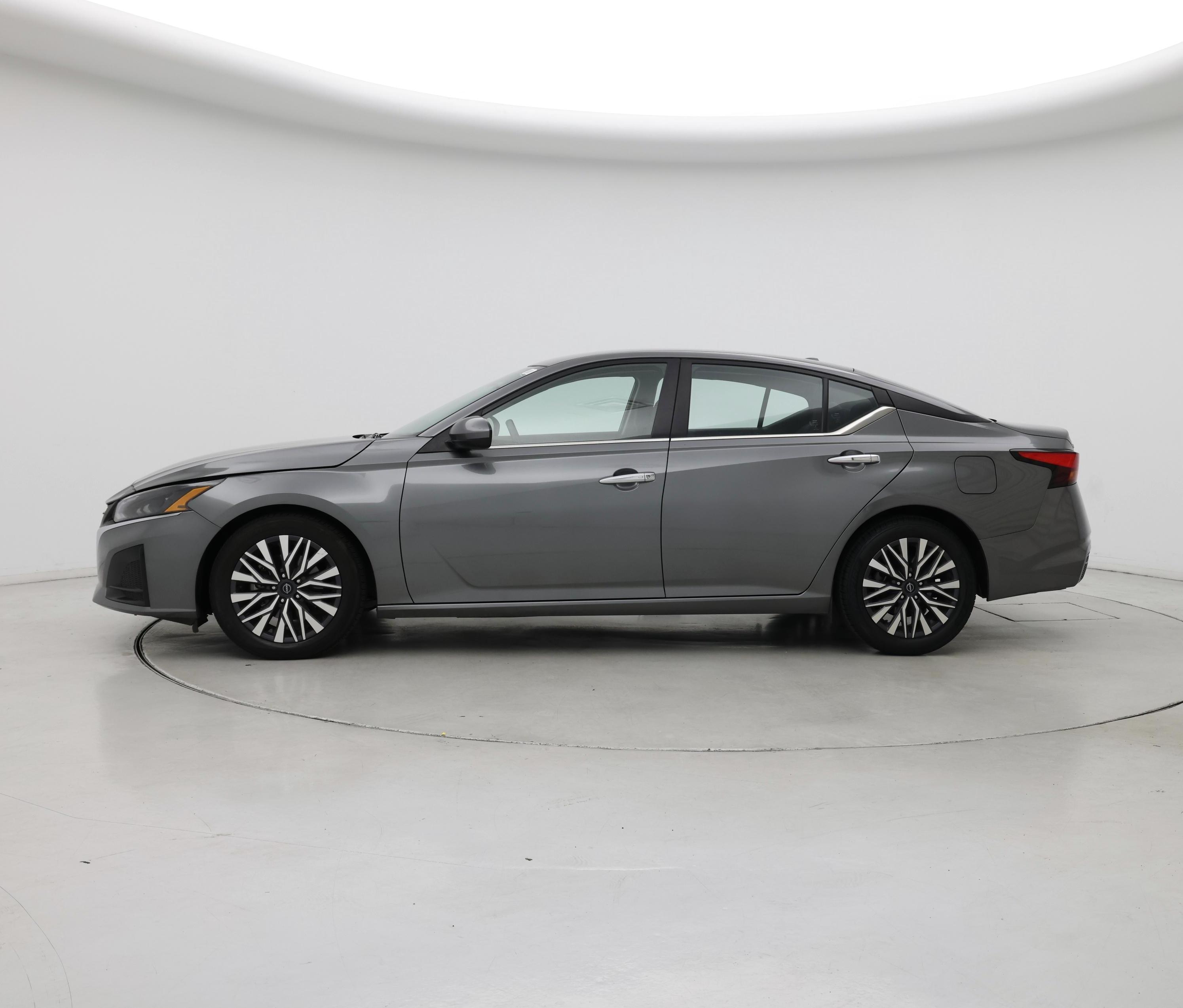 Thumbnail: 2023 Nissan Altima - 3