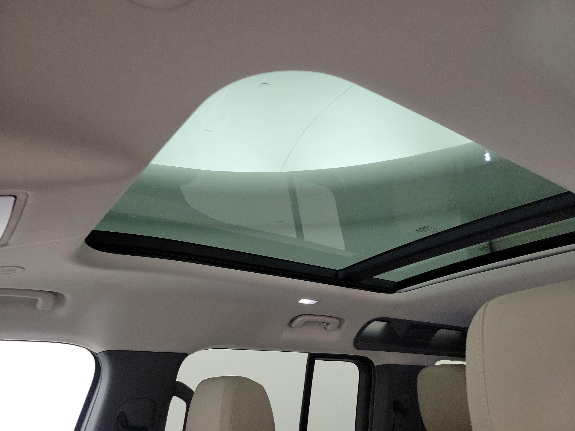 Thumbnail: 2023 Land Rover Defender - 19