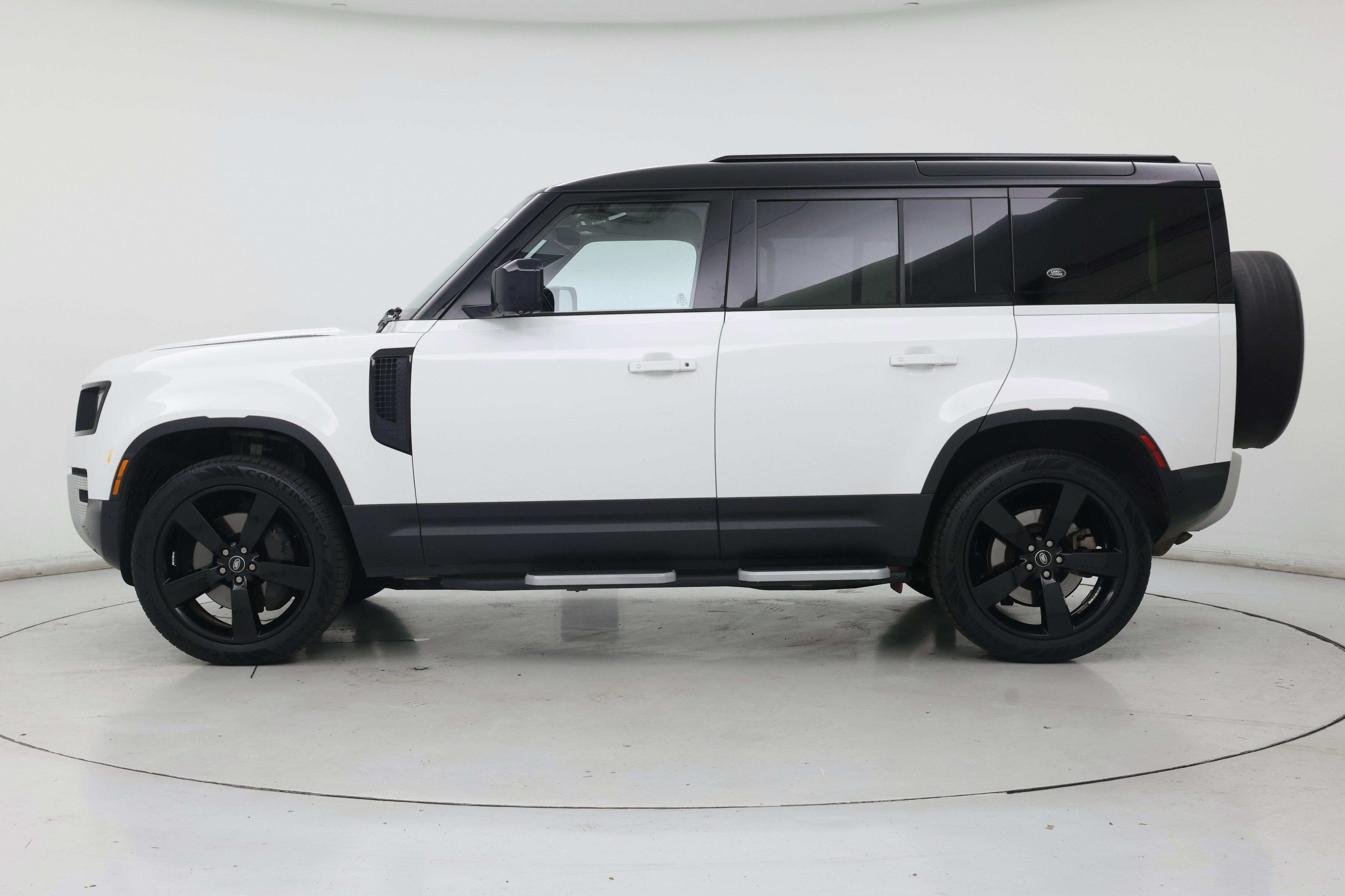 Thumbnail: 2023 Land Rover Defender - 3