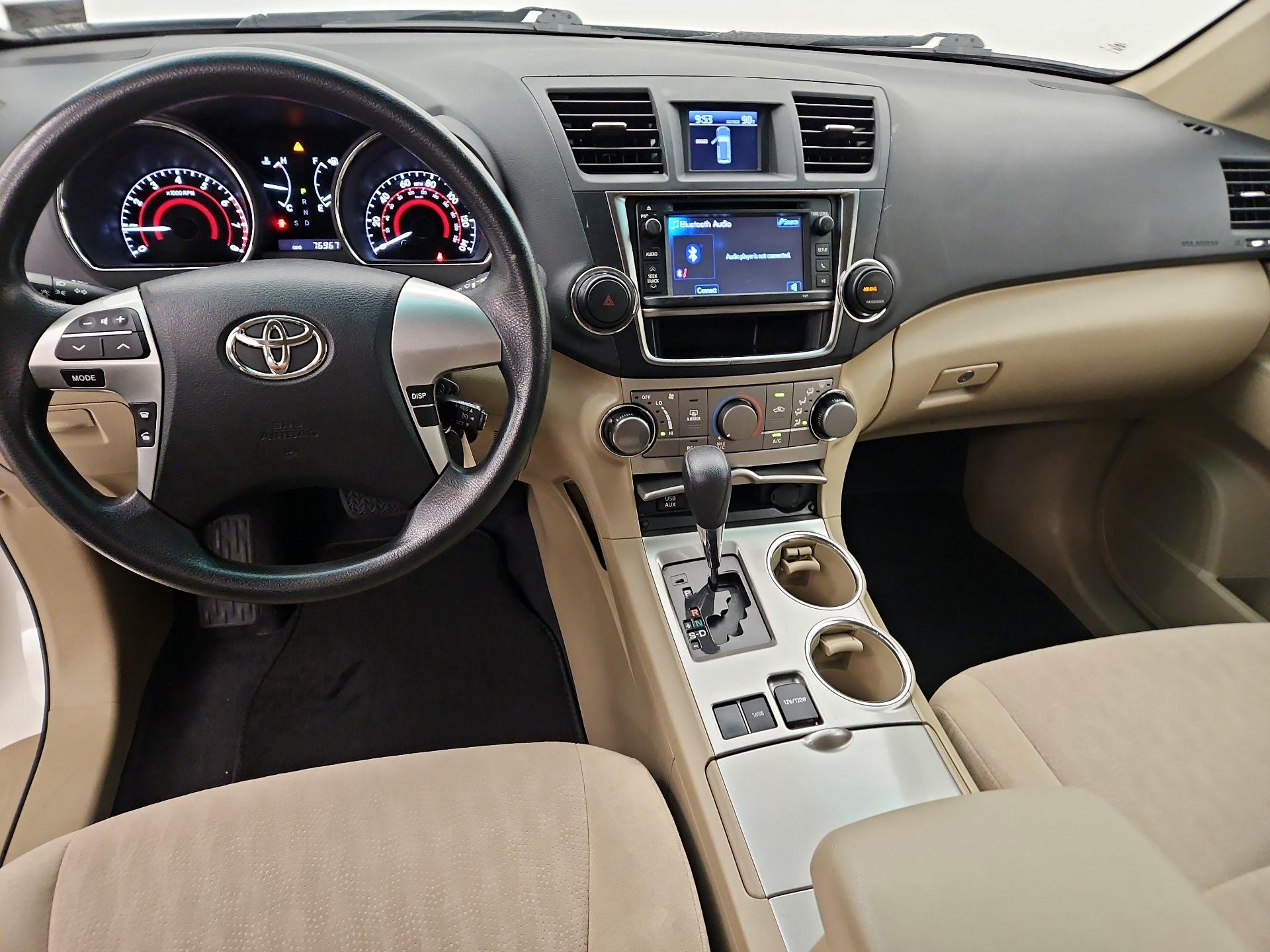 Thumbnail: 2013 Toyota Highlander - 9