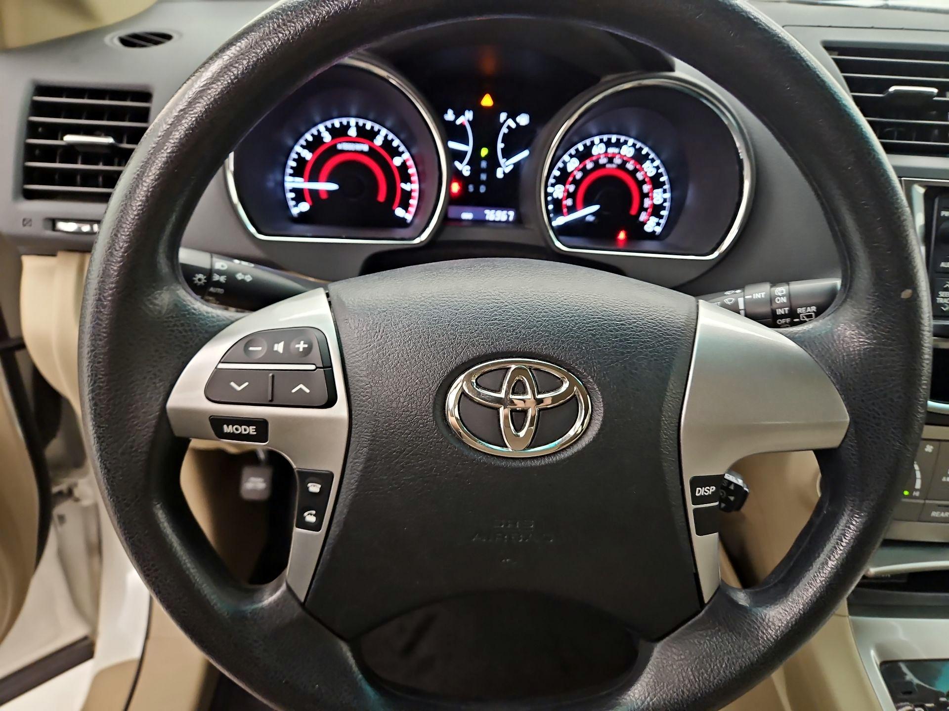 Thumbnail: 2013 Toyota Highlander - 10