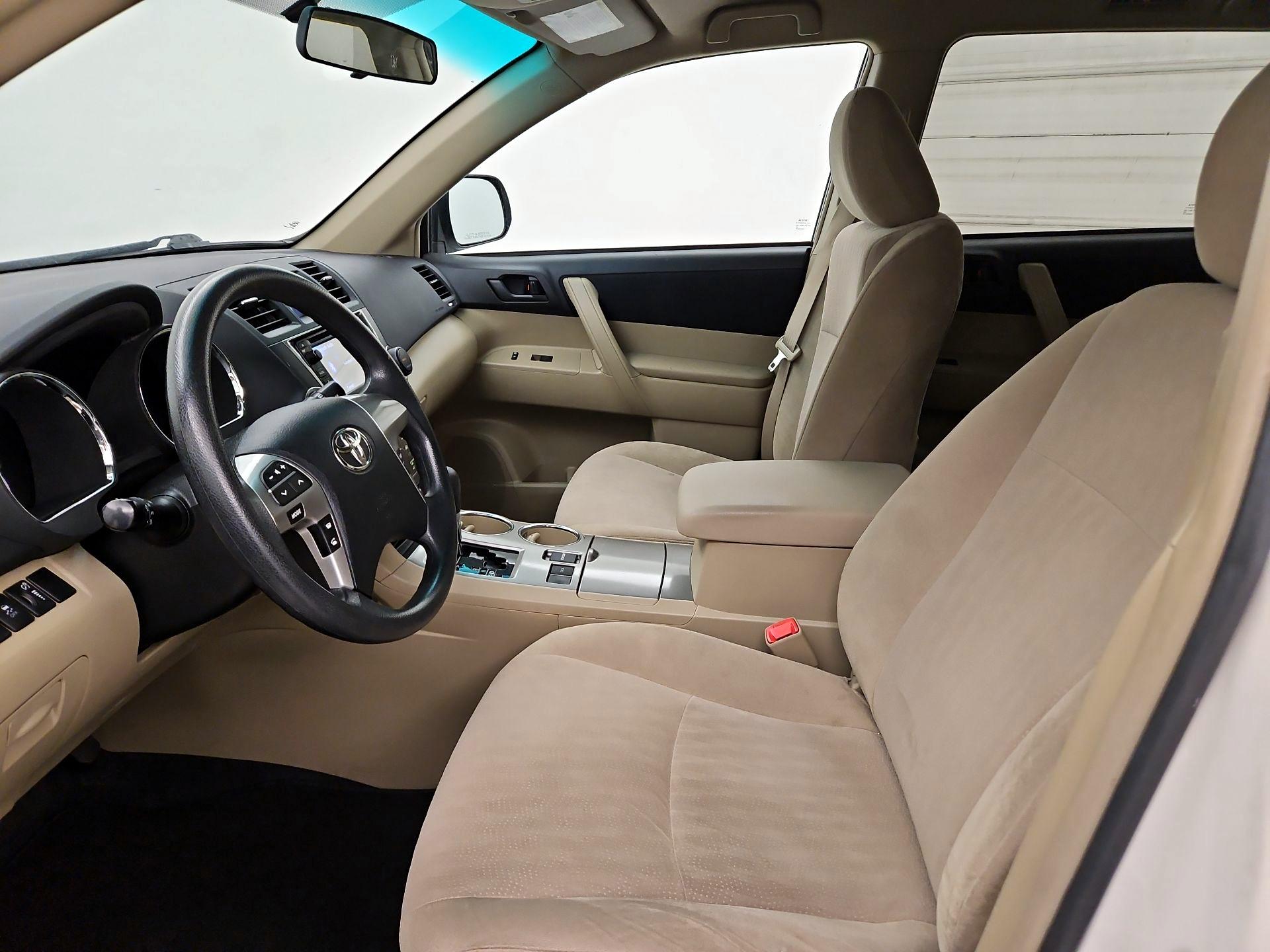 Thumbnail: 2013 Toyota Highlander - 11
