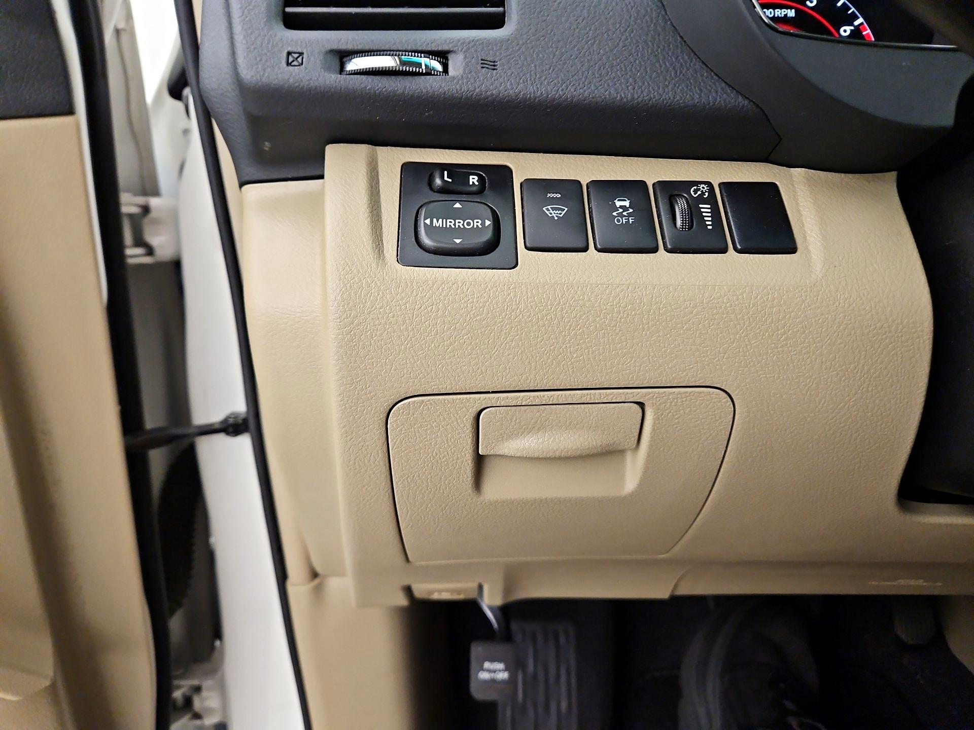 Thumbnail: 2013 Toyota Highlander - 13