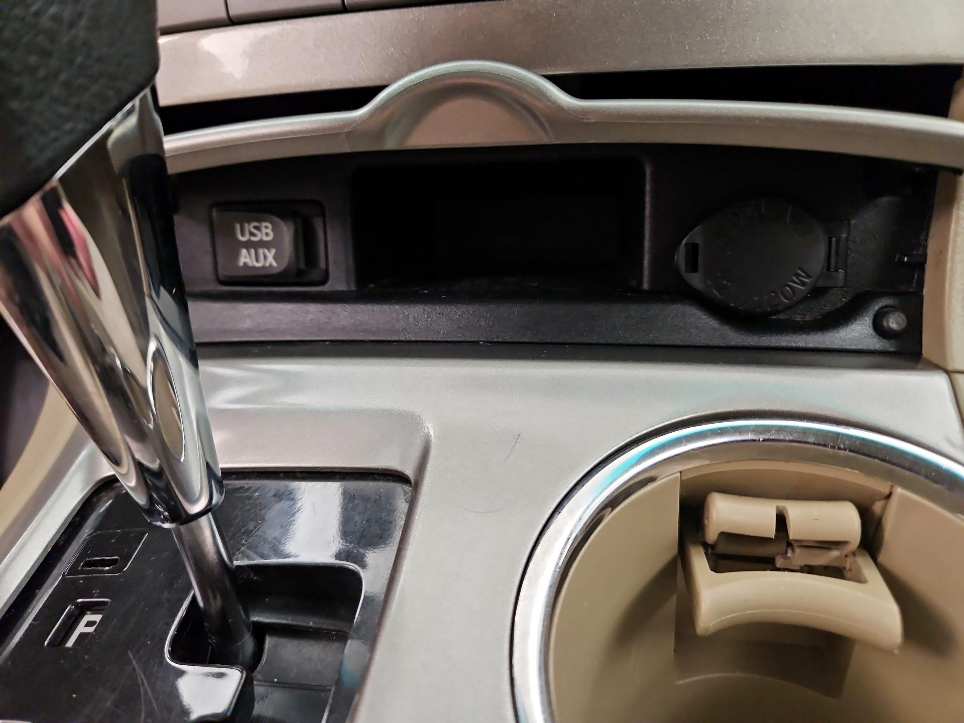 Thumbnail: 2013 Toyota Highlander - 17
