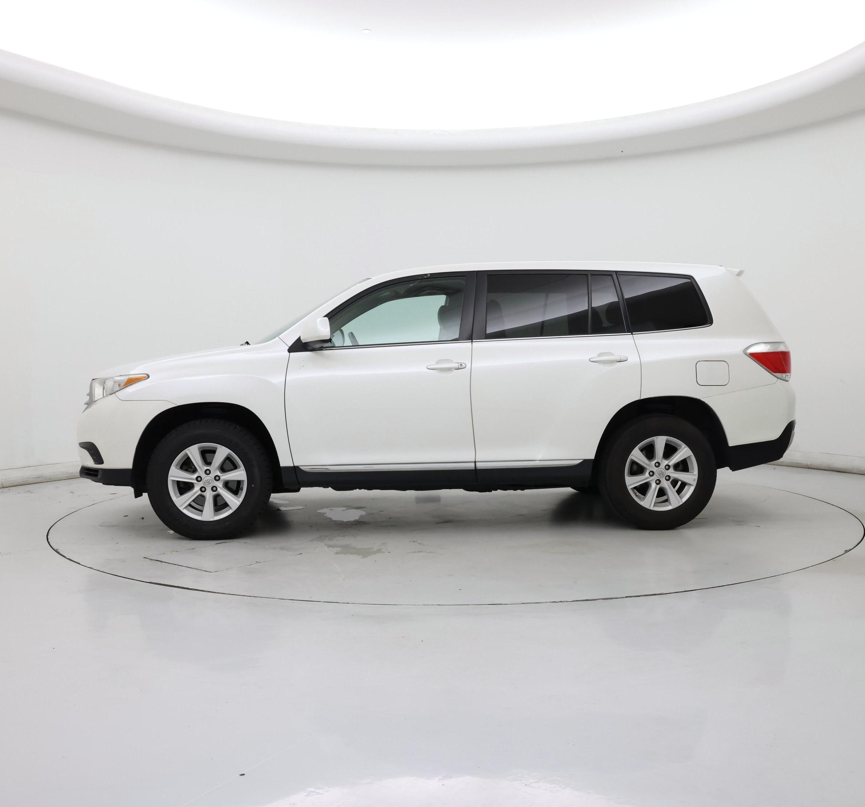Thumbnail: 2013 Toyota Highlander - 3