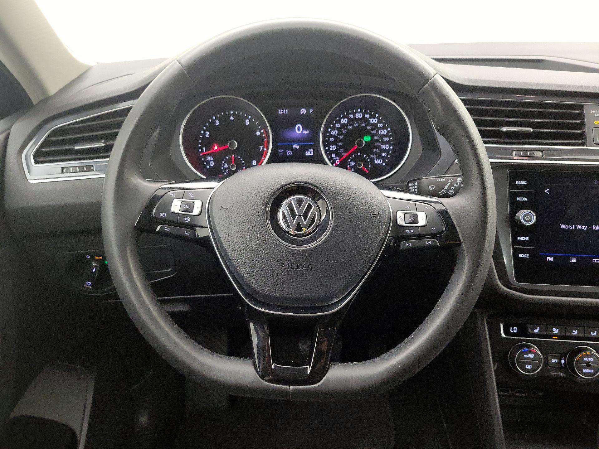 Thumbnail: 2020 Volkswagen Tiguan - 10