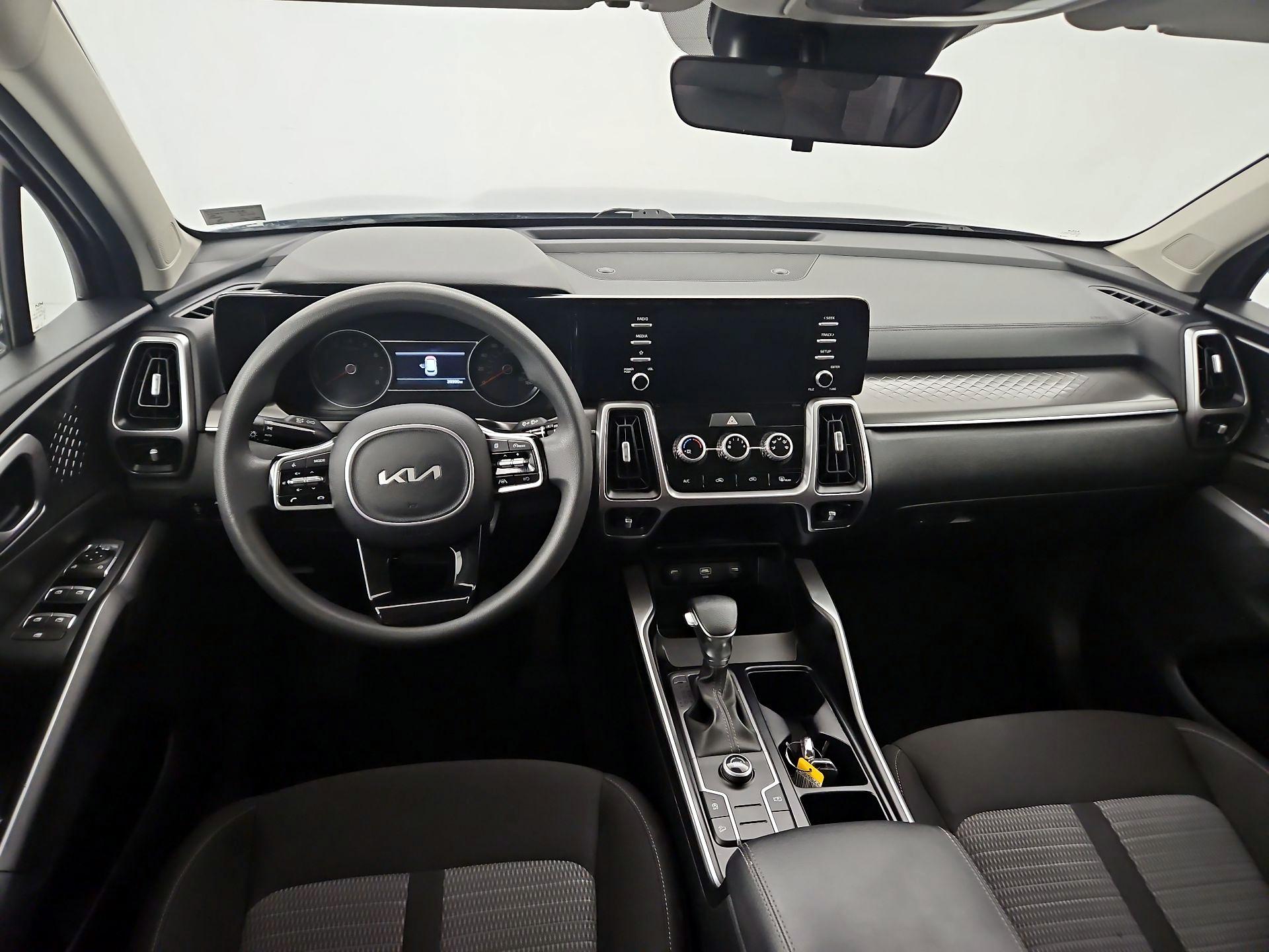 Thumbnail: 2022 Kia Sorento - 9