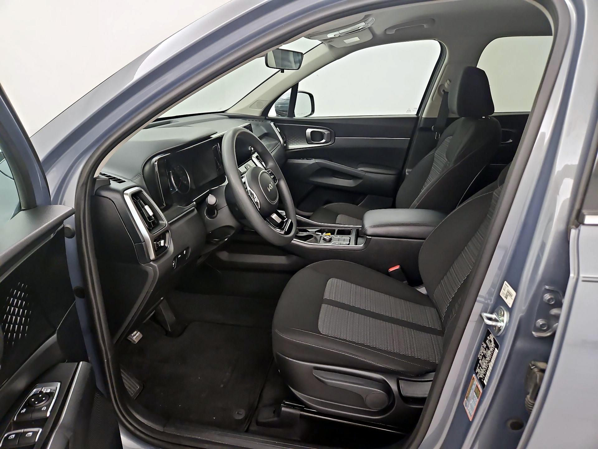 Thumbnail: 2022 Kia Sorento - 11