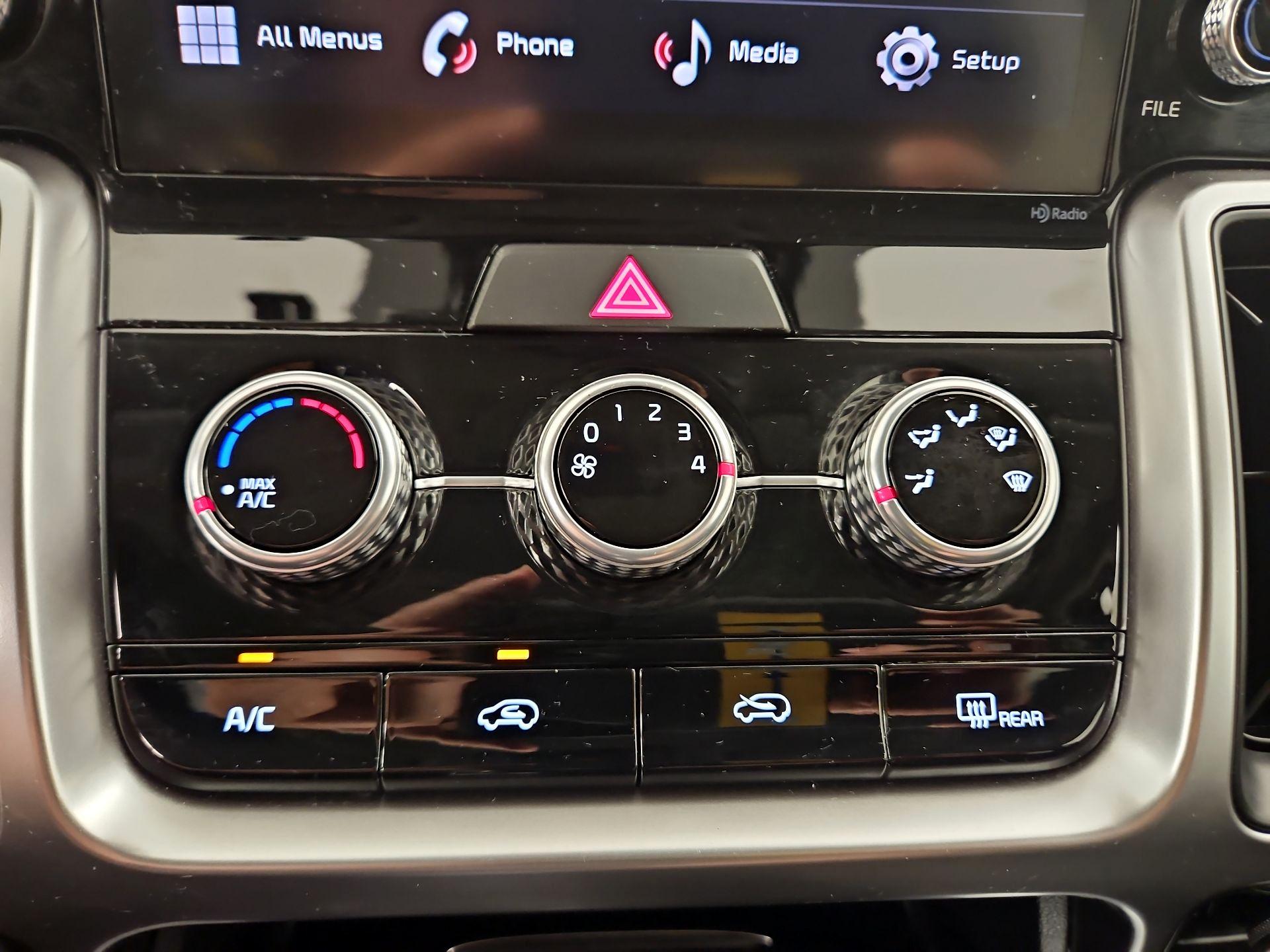 Thumbnail: 2022 Kia Sorento - 16