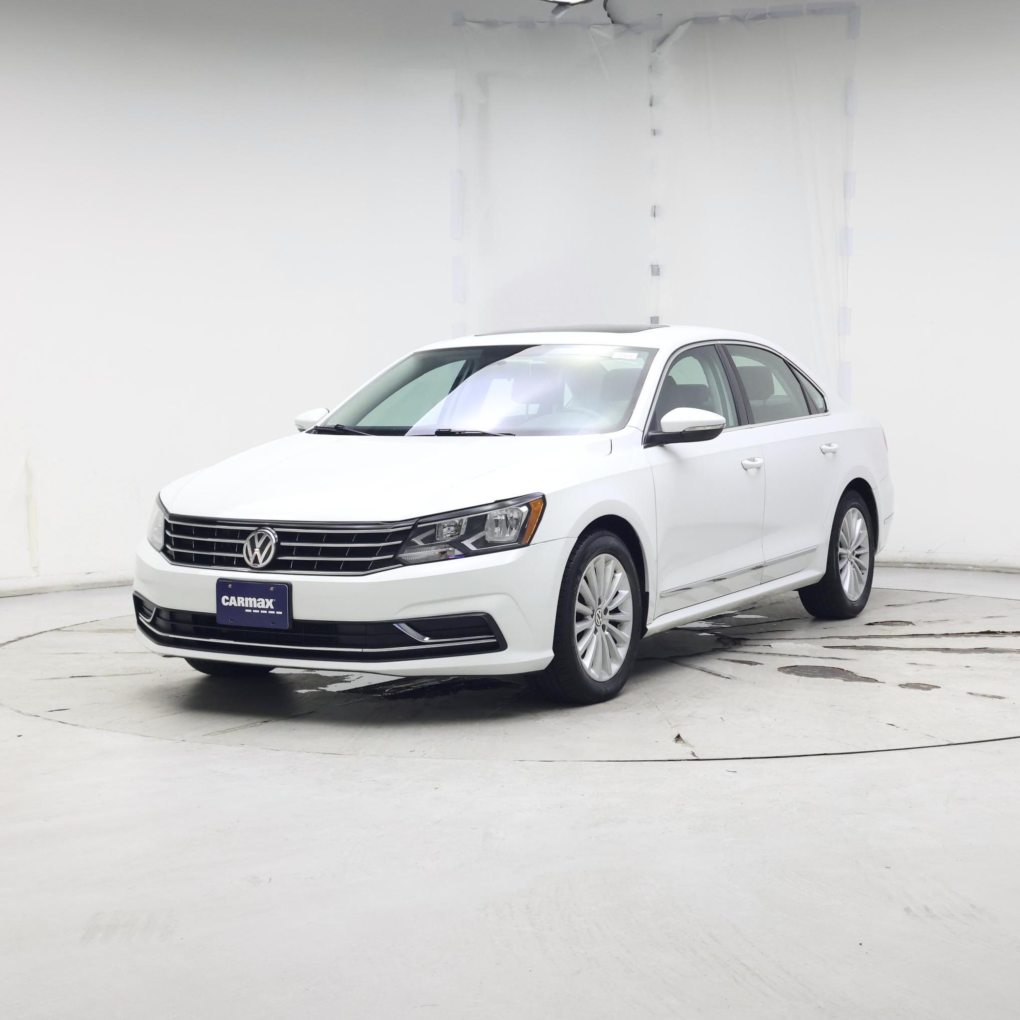 Thumbnail: 2017 Volkswagen Passat - 4