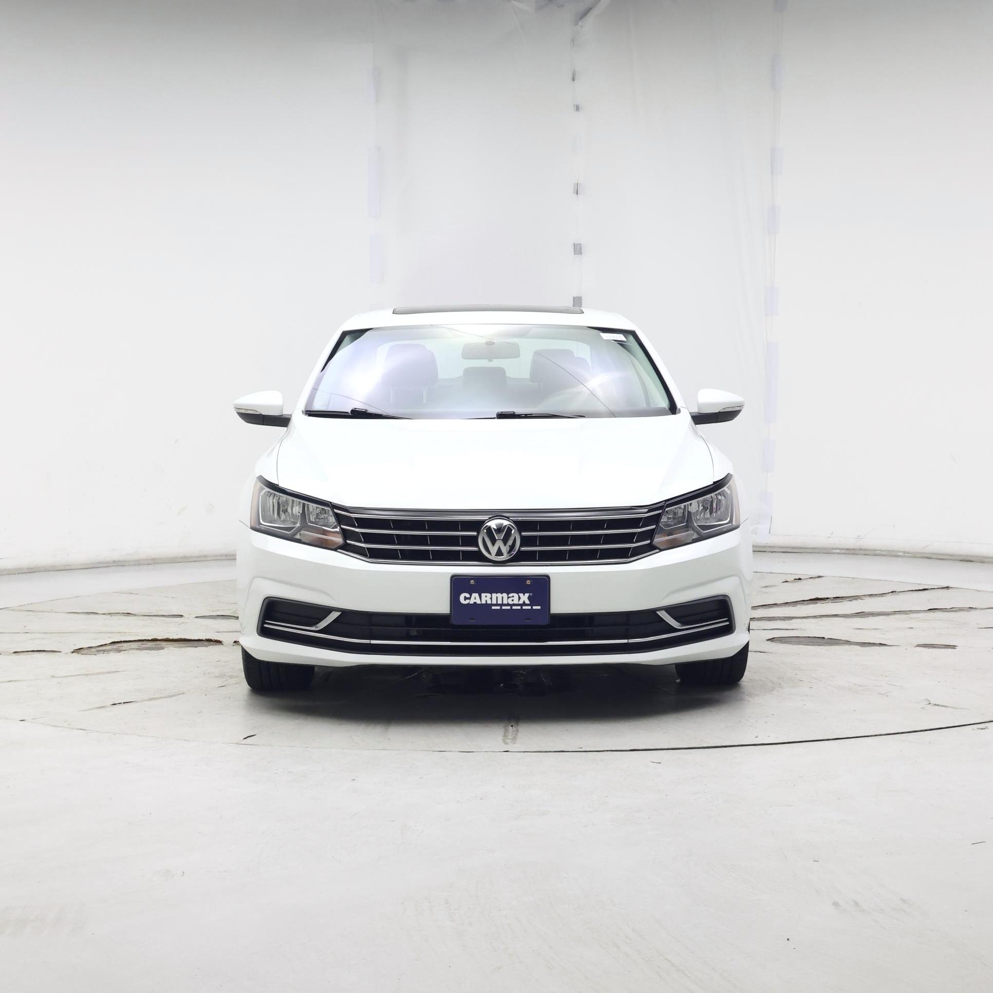 Thumbnail: 2017 Volkswagen Passat - 5