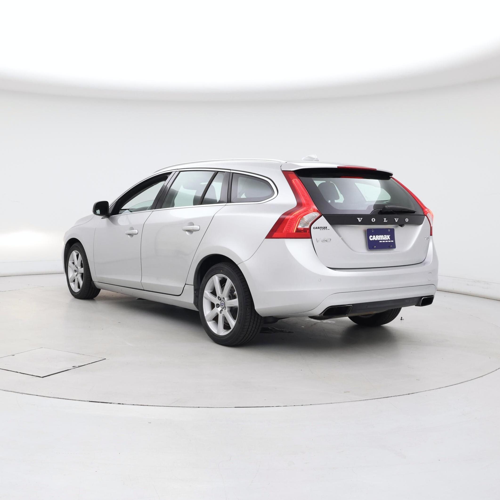 Thumbnail: 2016 Volvo V60 - 2