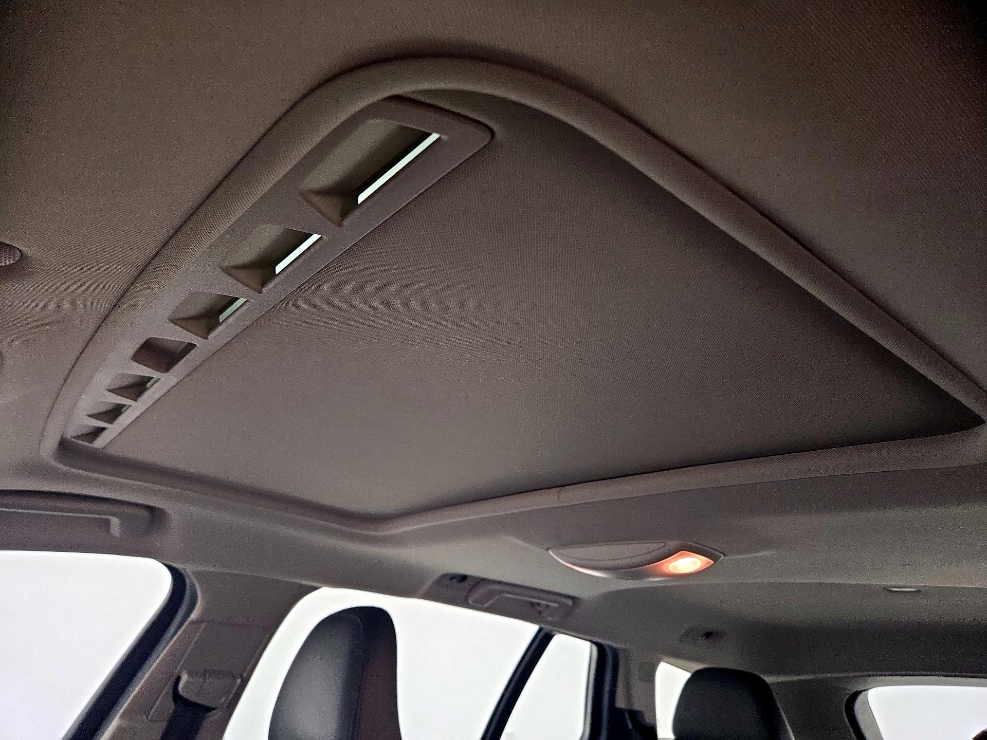 Thumbnail: 2016 Volvo V60 - 20