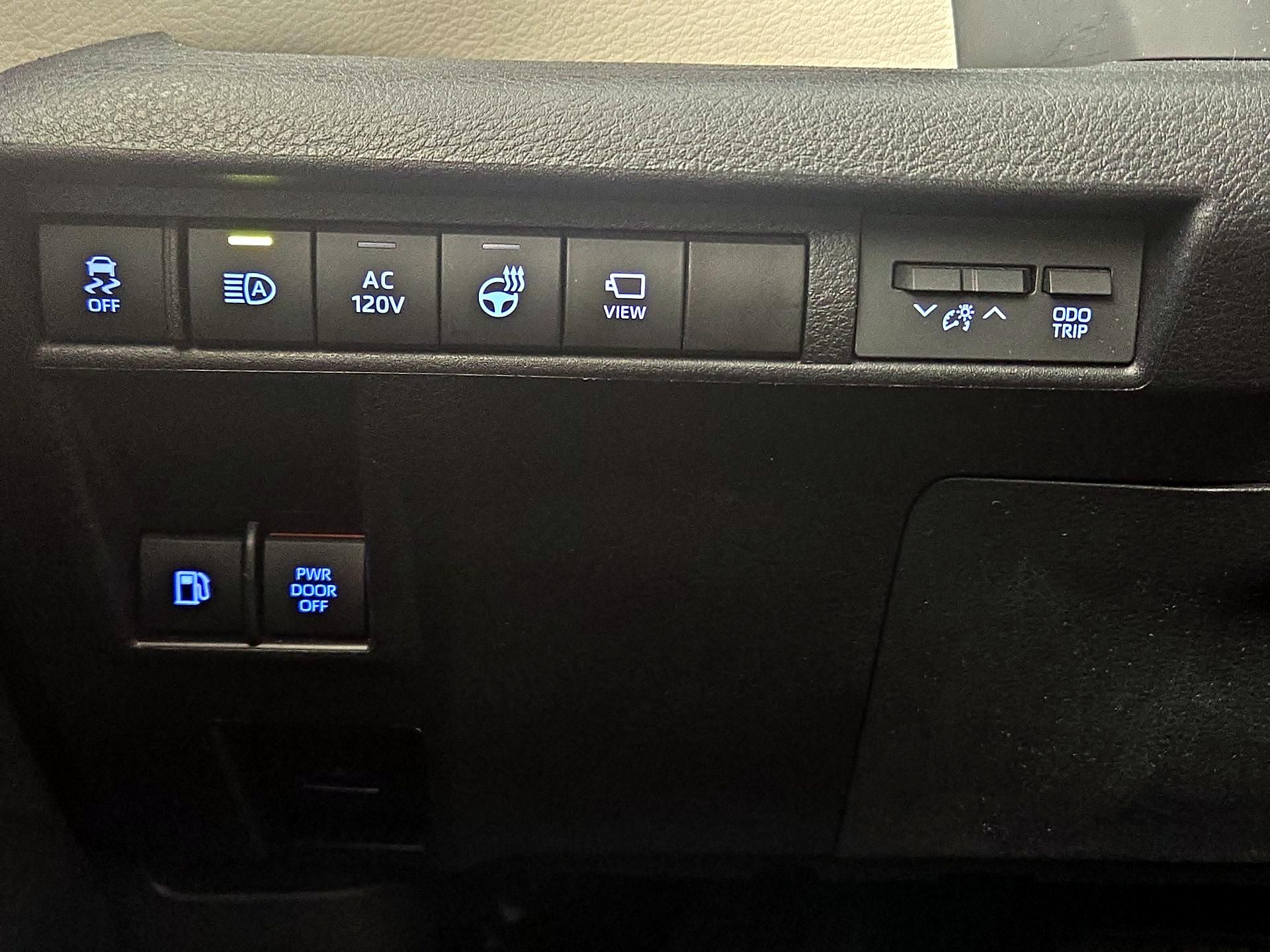 Thumbnail: 2022 Toyota Sienna - 13