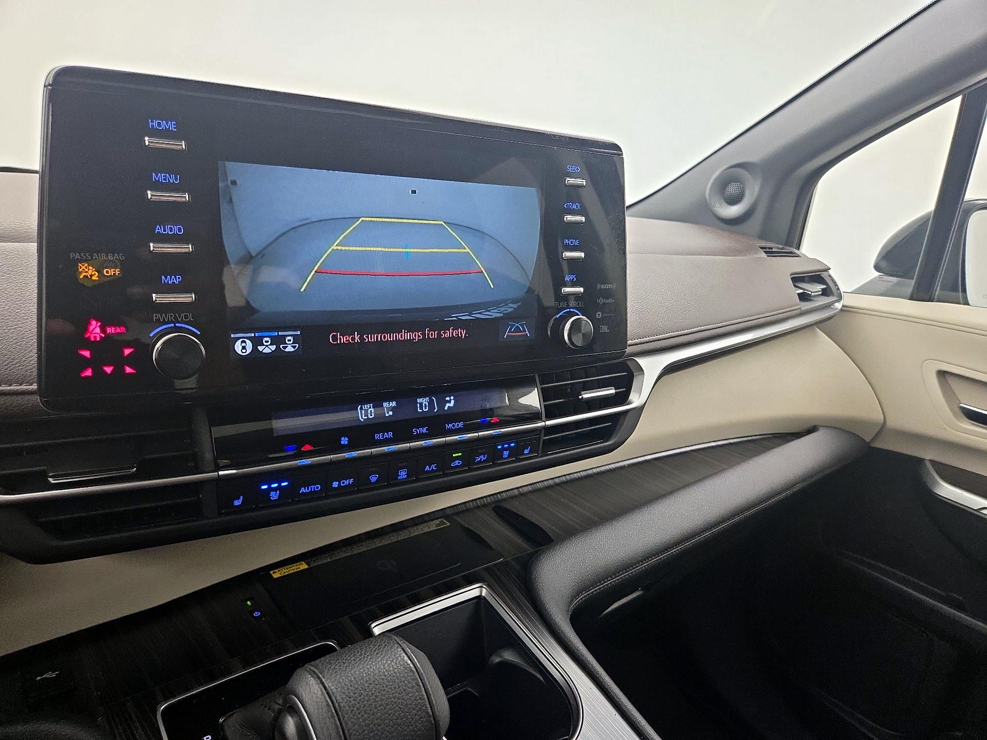 Thumbnail: 2022 Toyota Sienna - 15