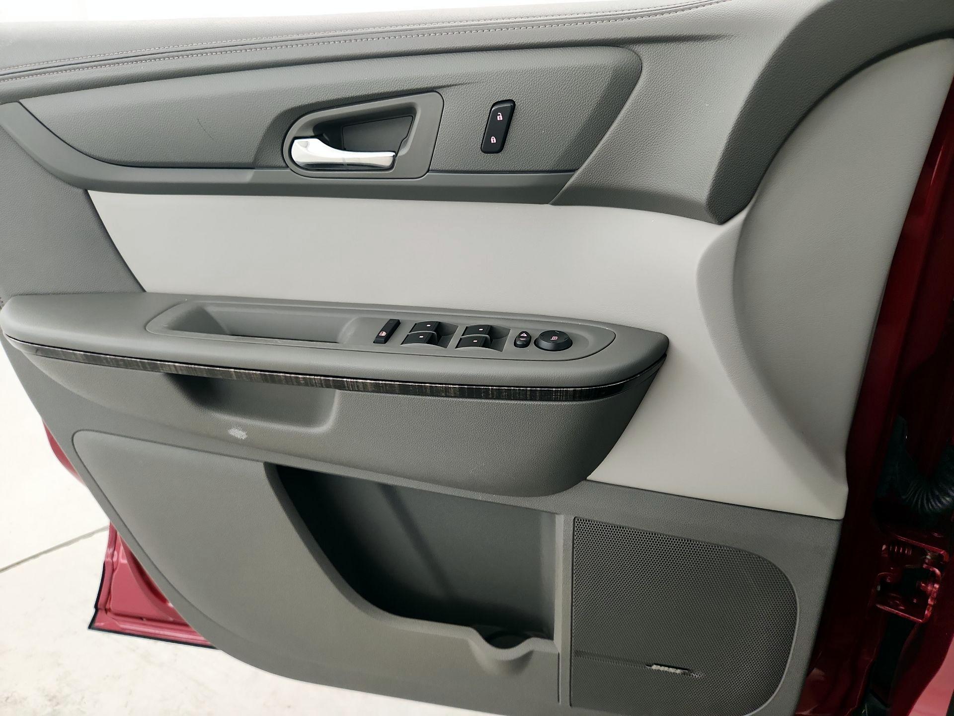 Thumbnail: 2013 GMC Acadia - 12