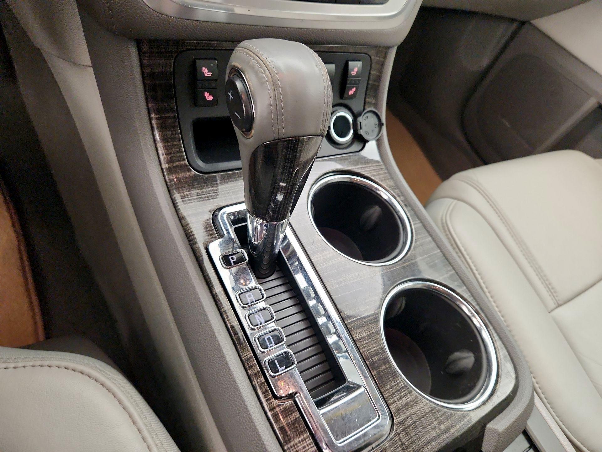 Thumbnail: 2013 GMC Acadia - 17