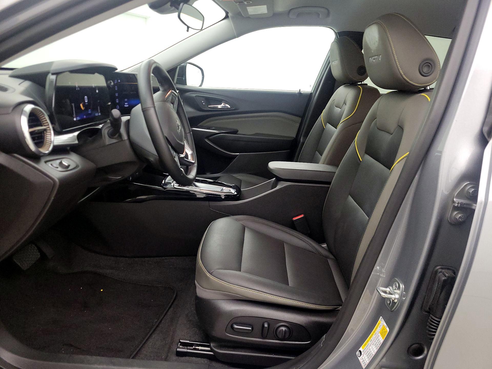 Thumbnail: 2025 Chevrolet Trax - 11